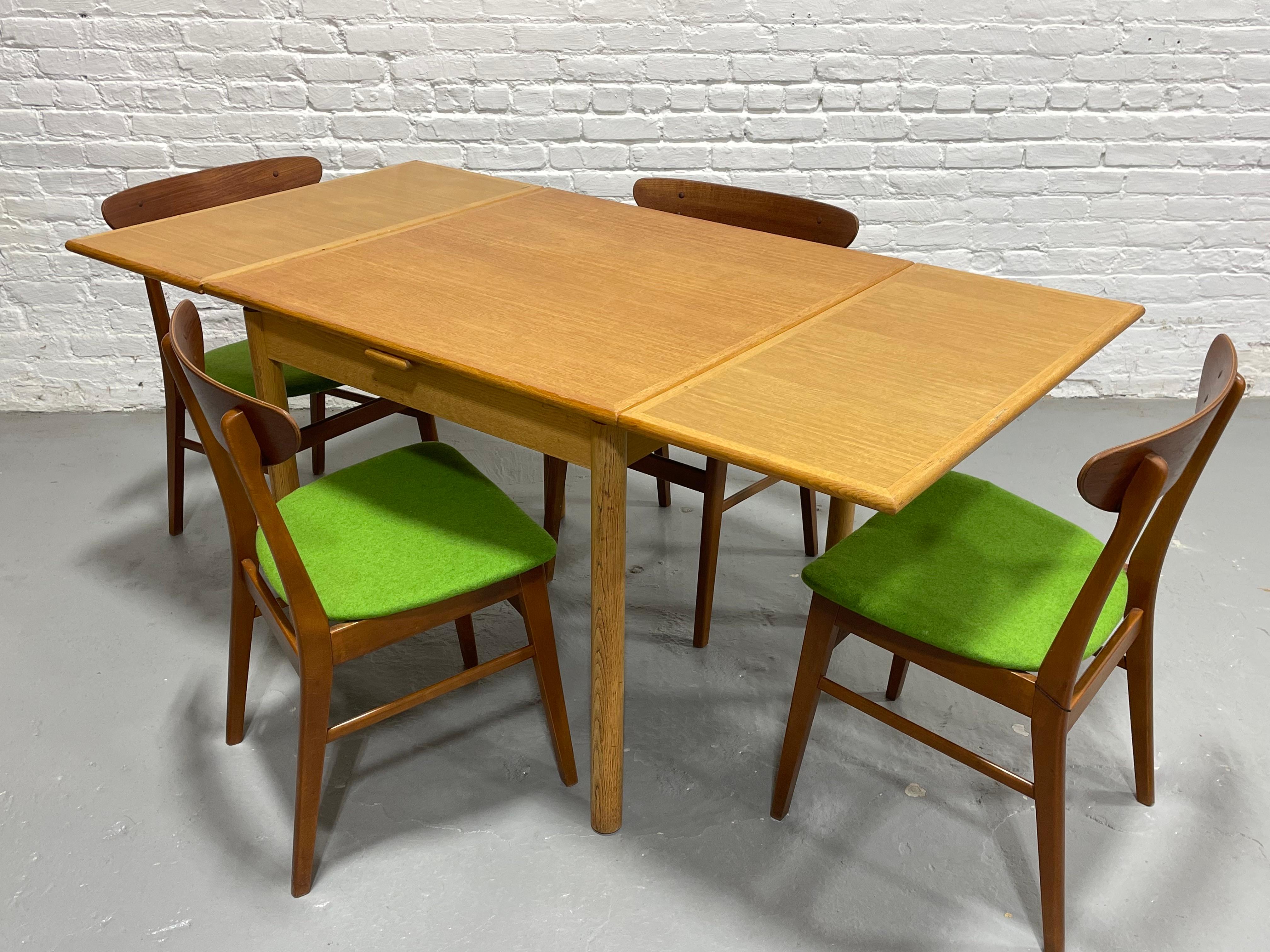 Table à manger danoise en Oak Modern, feuilles cachées, C.C. 1960. en vente 6