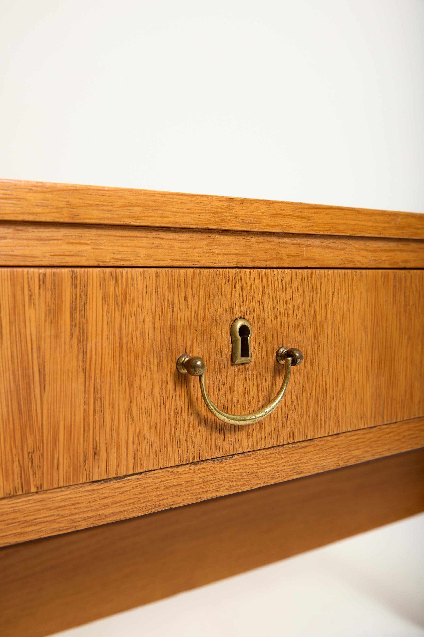 Mid-Century Modern Oak Desk For Sale 7