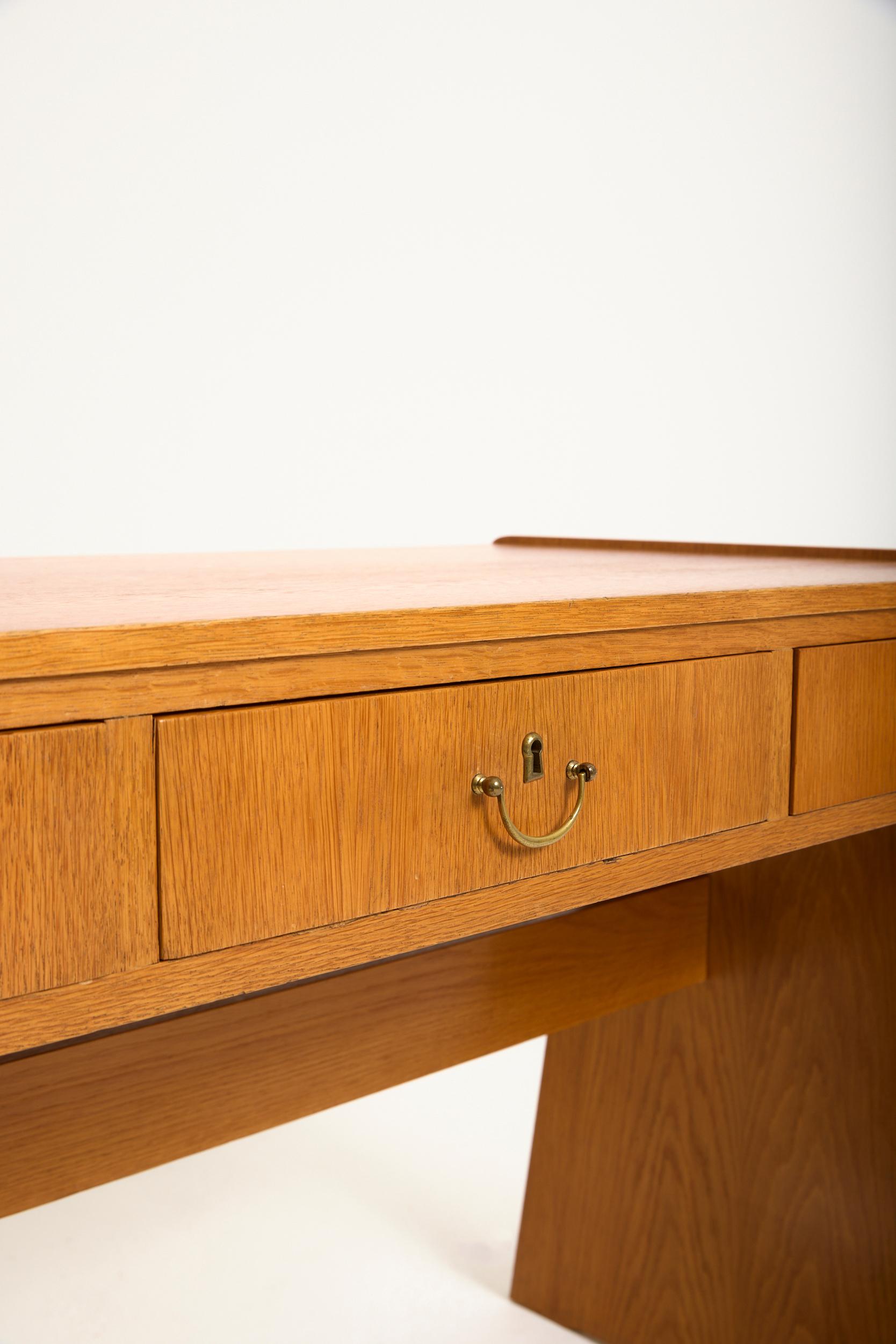 Mid-Century Modern Oak Desk For Sale 8
