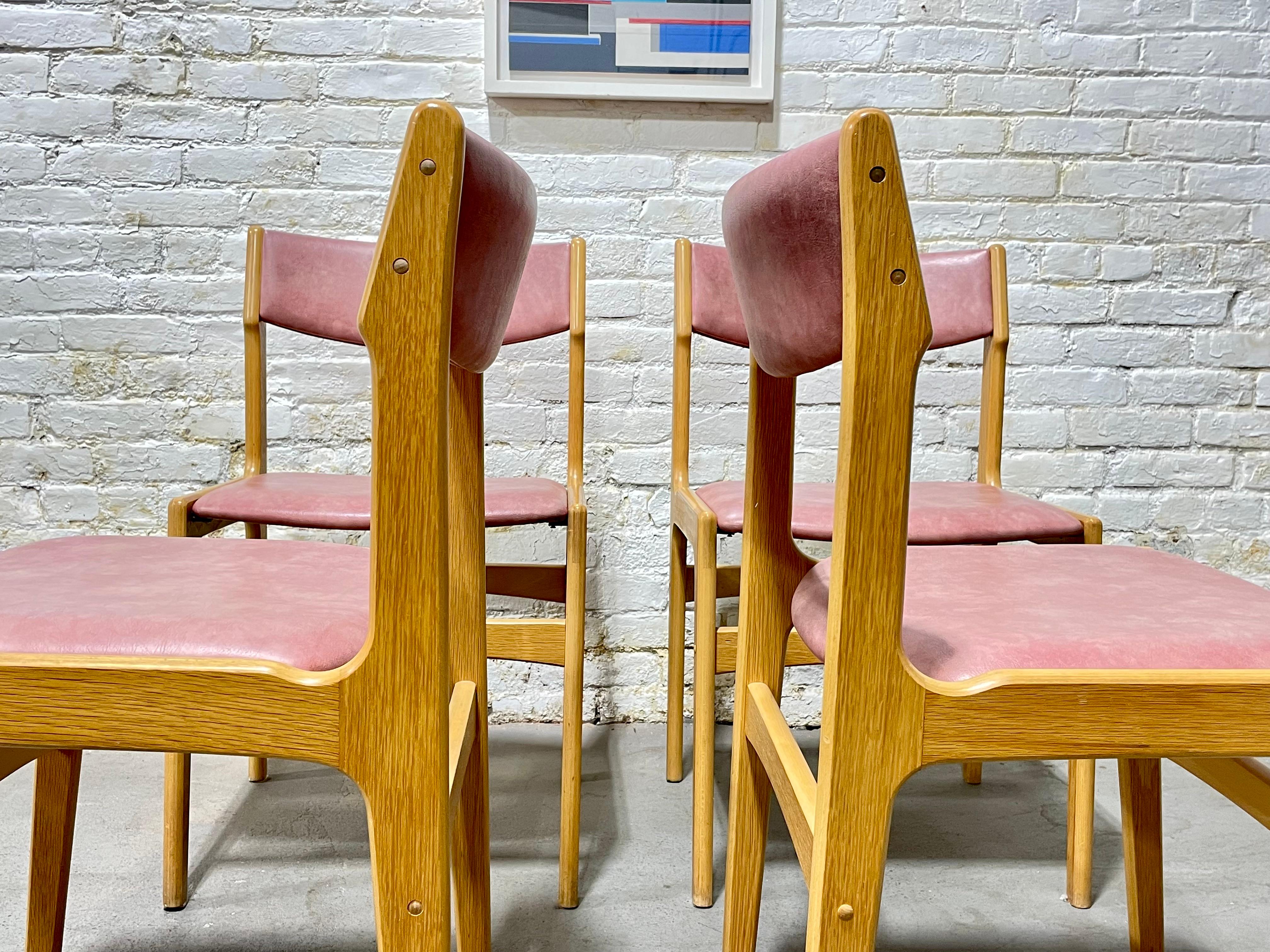 Mid Century MODERN Oak DINING CHAIRS Pink Upholstery, Set of 4 For Sale 6