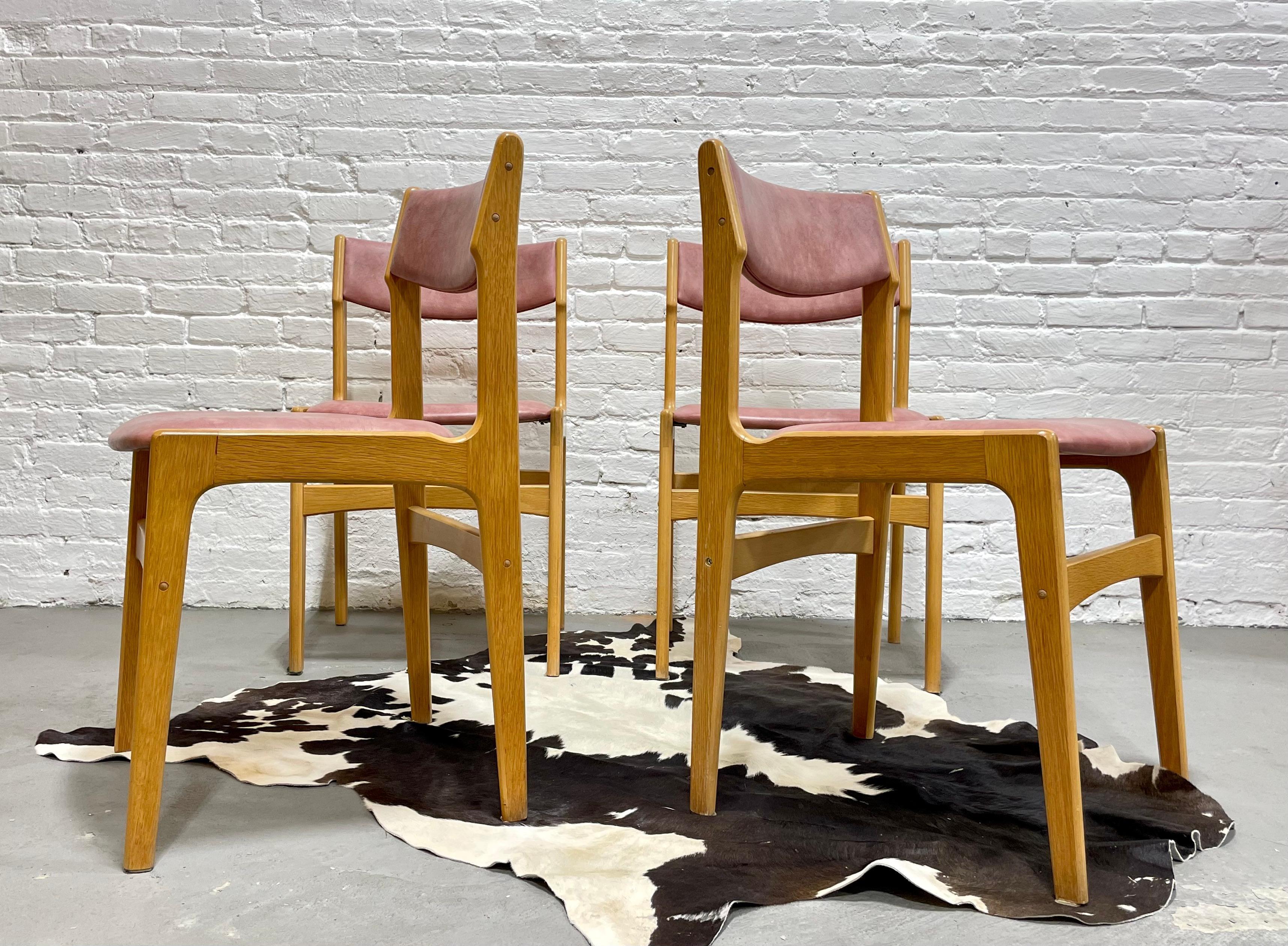 Chêne The Moderns MODERN Oak DINING CHAIRS Pink Upholstery, Set of 4 en vente