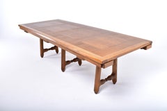 Table de salle à manger en chêne de style mi-siècle moderne par Guillerme et Chambron, France, 1970