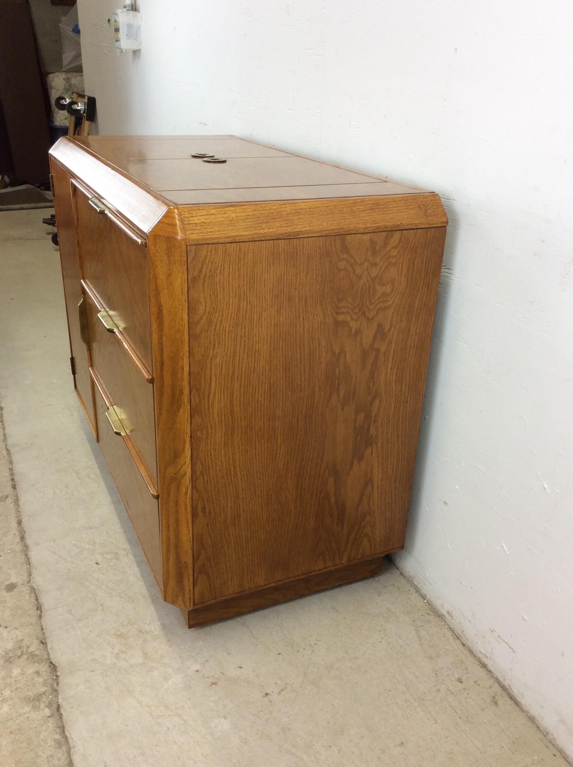 Bar a secco in Oak del Mid Century Moderno con accenti in ottone in vendita 3