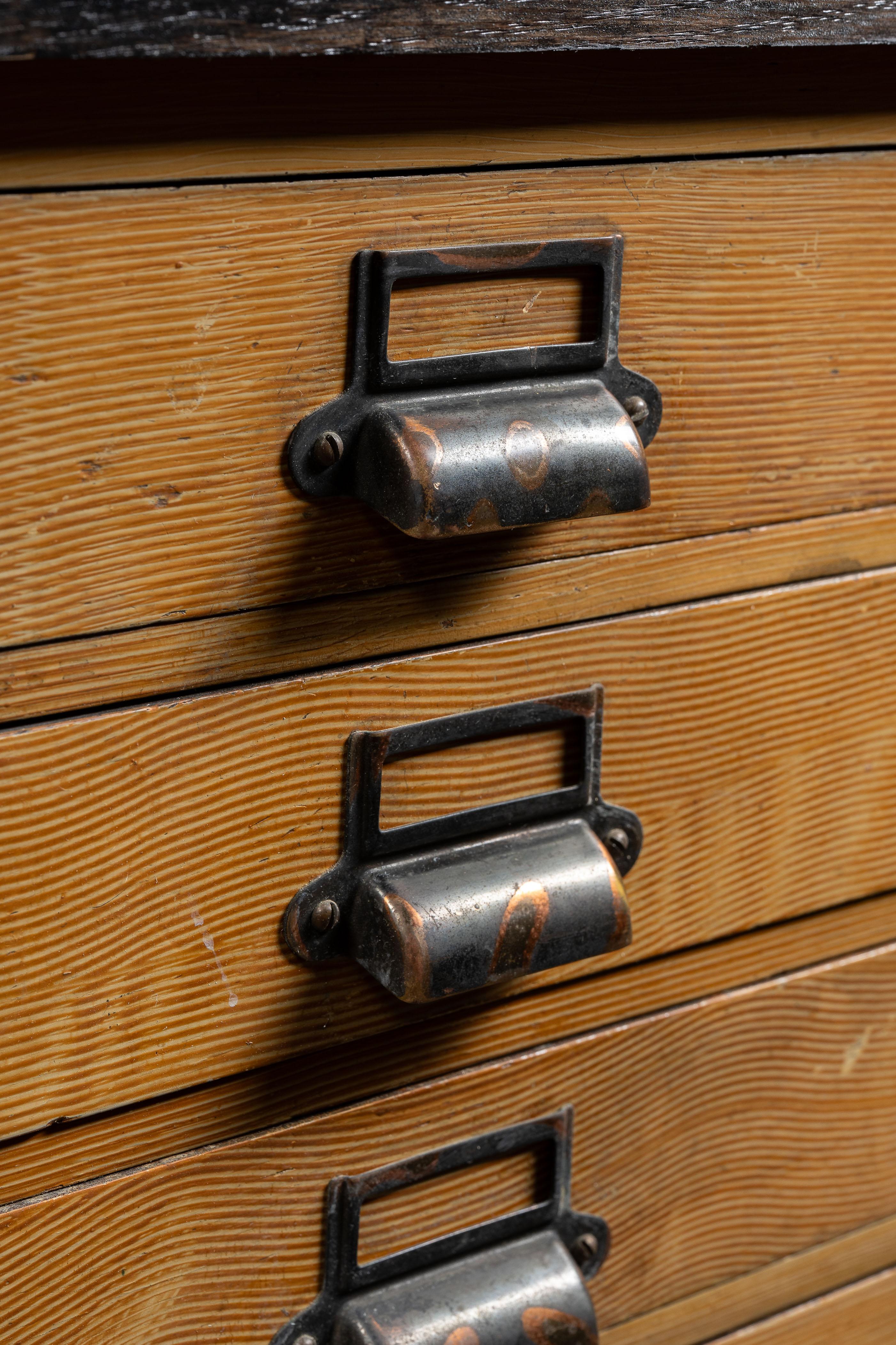 Mid-Century Modern Oak Flat File Cabinet with Japanned Hardware For Sale 4