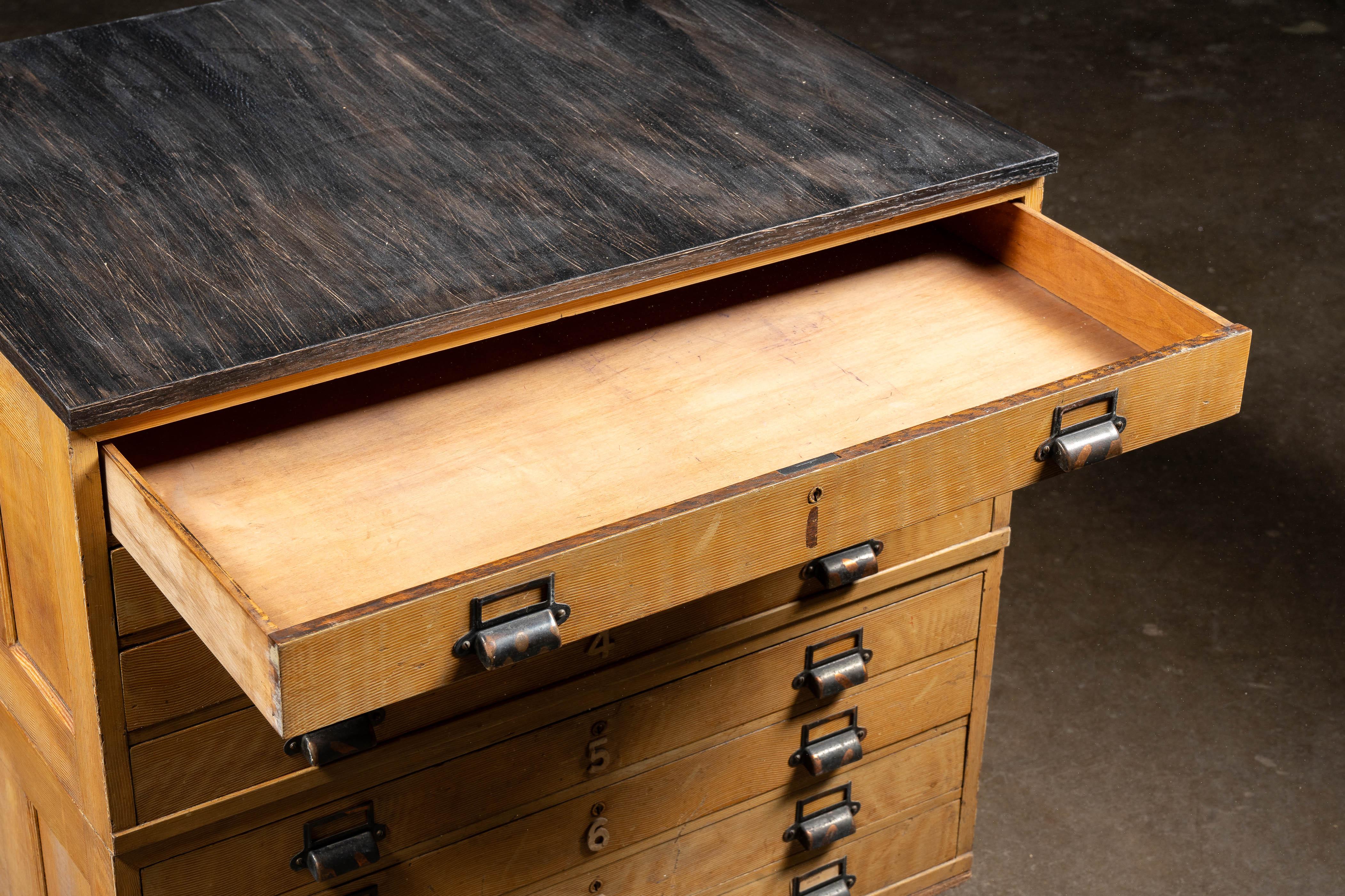 Mid-Century Modern Oak Flat File Cabinet with Japanned Hardware For Sale 7
