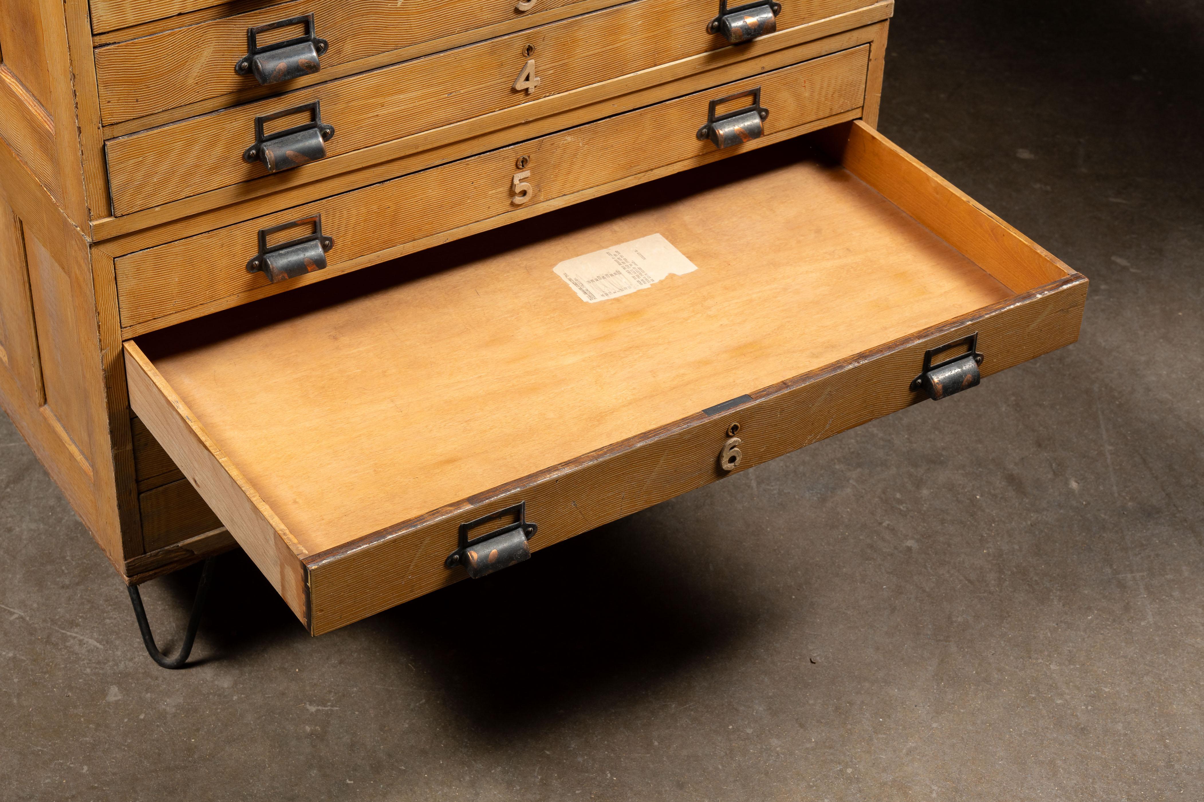 Mid-Century Modern Oak Flat File Cabinet with Japanned Hardware For Sale 9