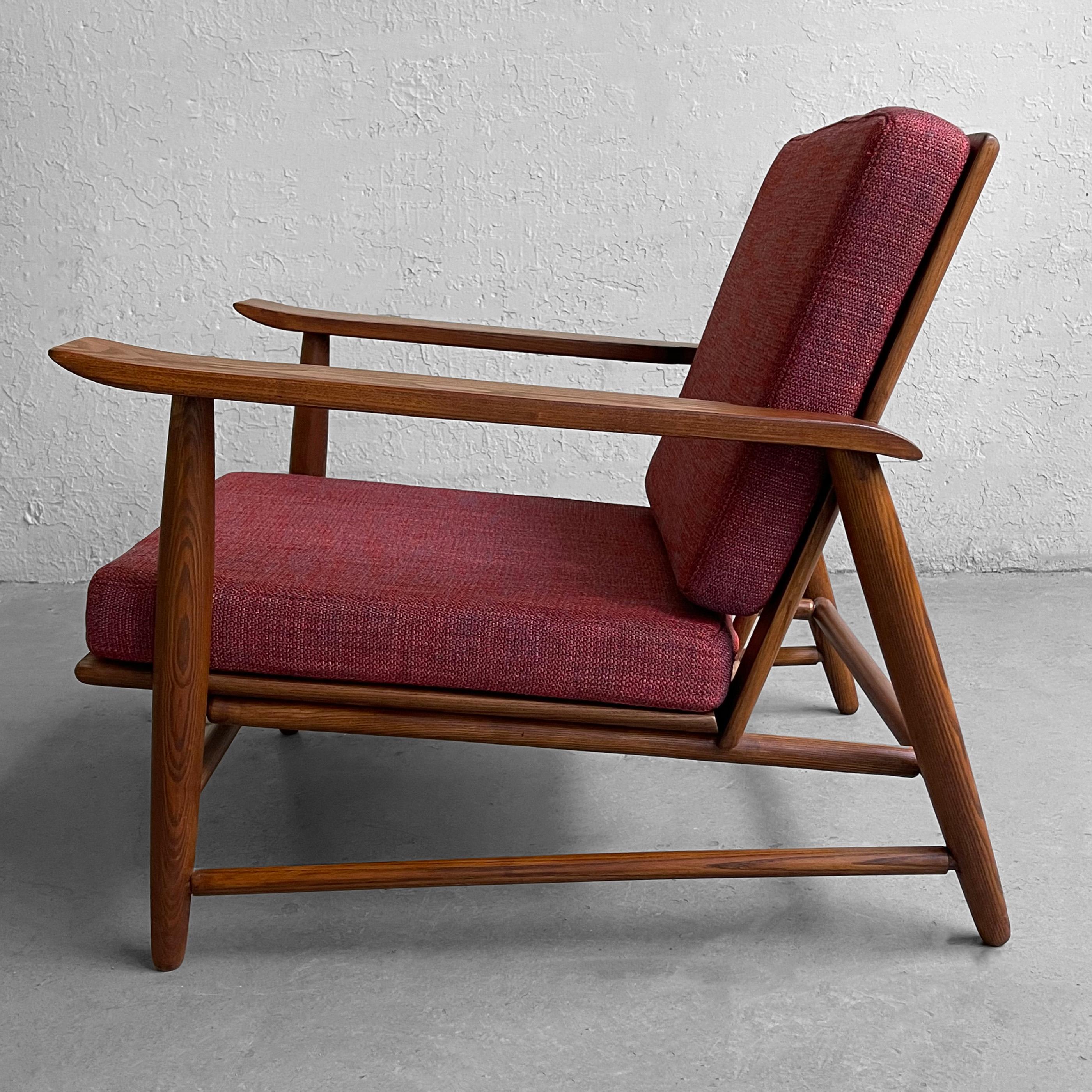 20th Century Mid-Century Modern Oak Lounge Chair by Heywood Wakefield For Sale