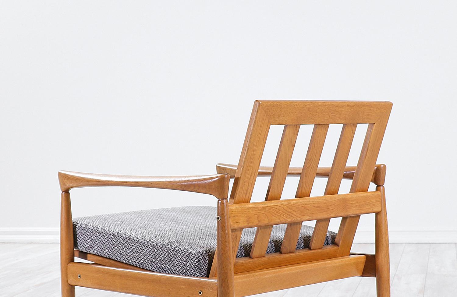 Expertisch restauriert – Erik Worts „Kolding-Loungesessel aus Eichenholz für IKEA im Angebot 1