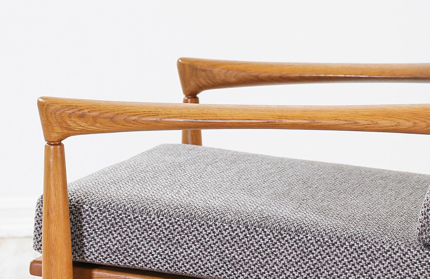 Expertisch restauriert – Erik Worts „Kolding-Loungesessel aus Eichenholz für IKEA im Angebot 2