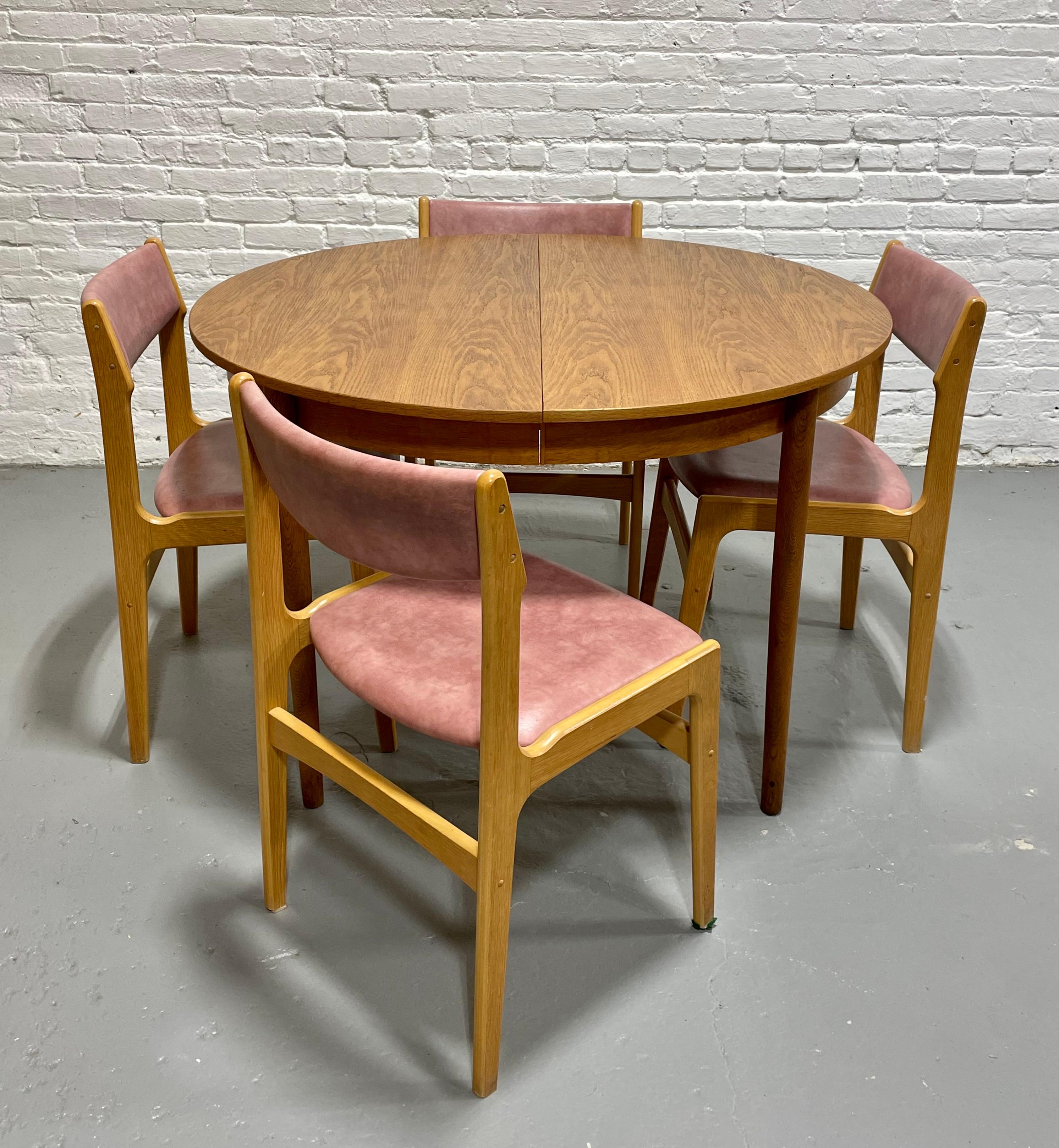 Mid Century MODERN Oak ROUND to OVAL Dining Table, Made in Denmark, c. 1960's For Sale 4