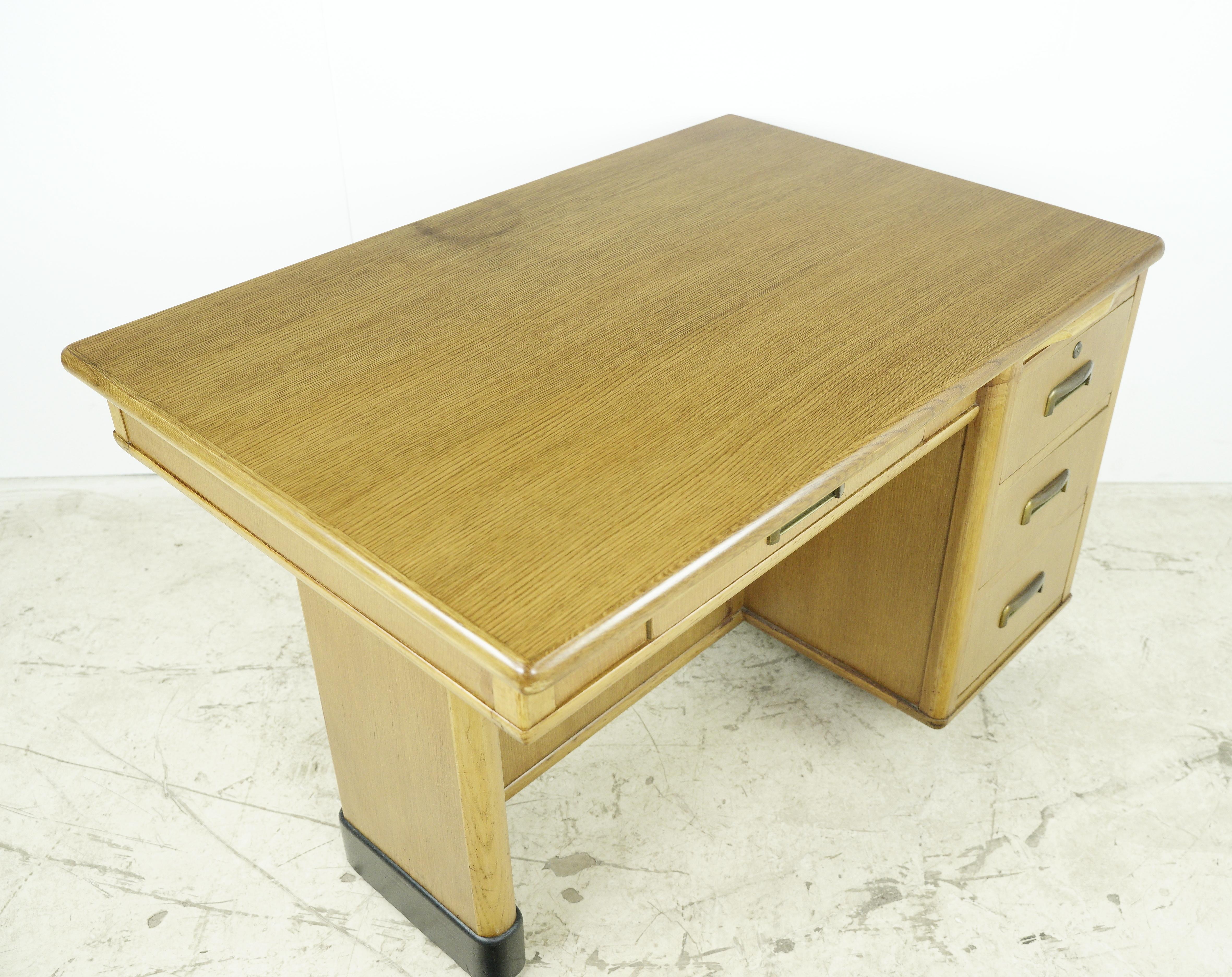 Mid-Century Modern Oak Storage Office Desk 4 Drawers  2