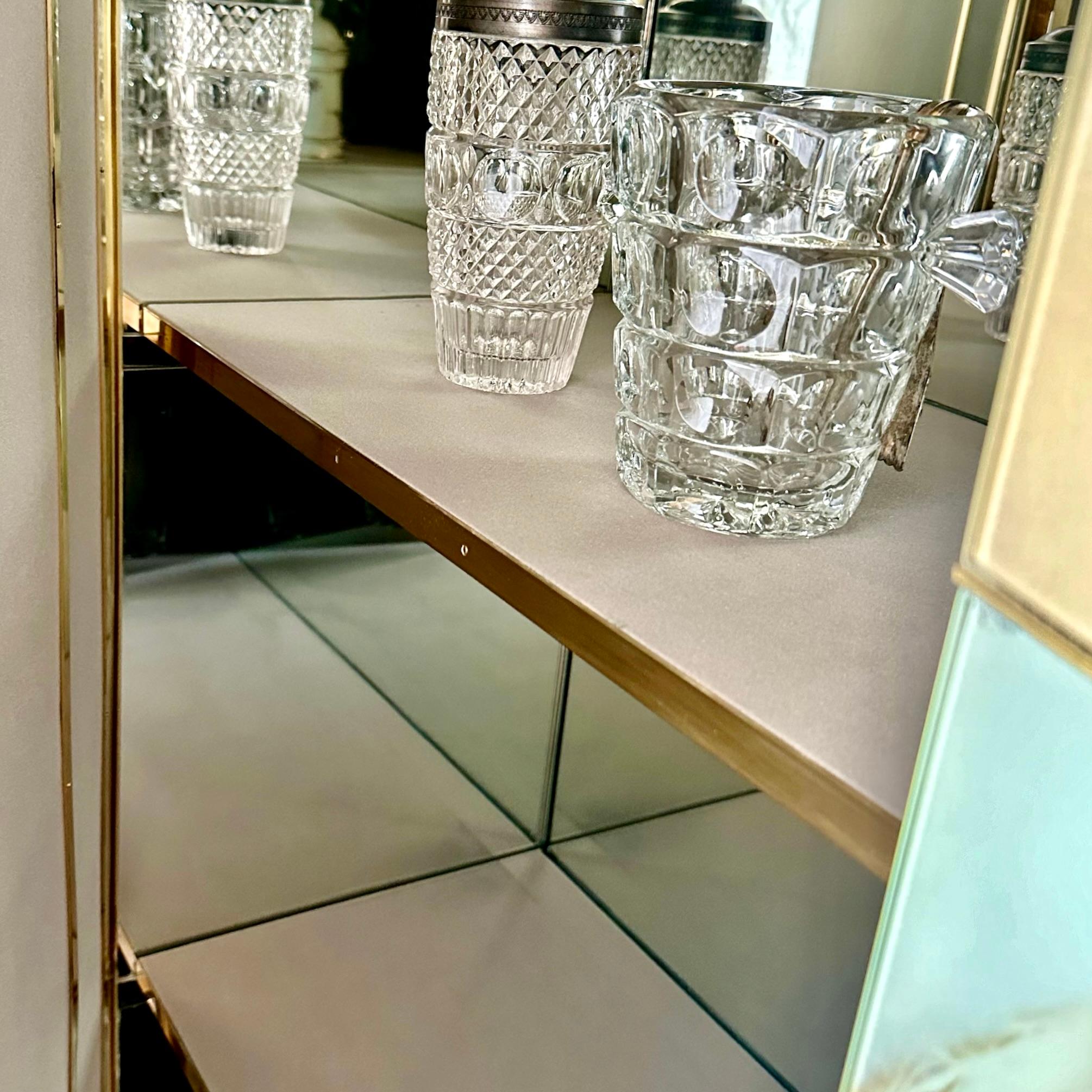 Mid-Century Modern Oak Oak Wood, Messing, Spiegel & Murano Art Glass Dry Bar Cabinet im Angebot 5