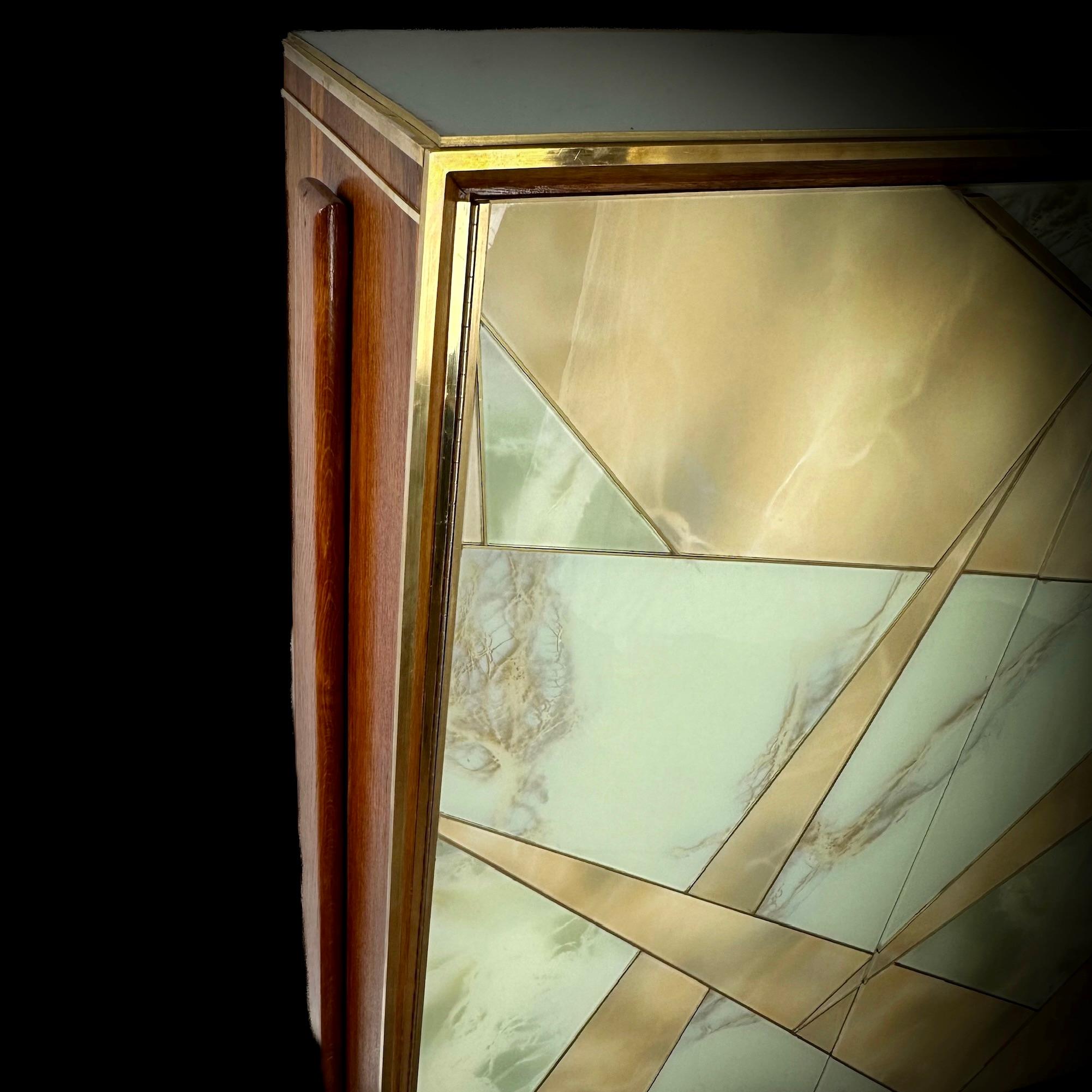 Mid-Century Modern Oak Oak Wood, Messing, Spiegel & Murano Art Glass Dry Bar Cabinet (Mitte des 20. Jahrhunderts) im Angebot
