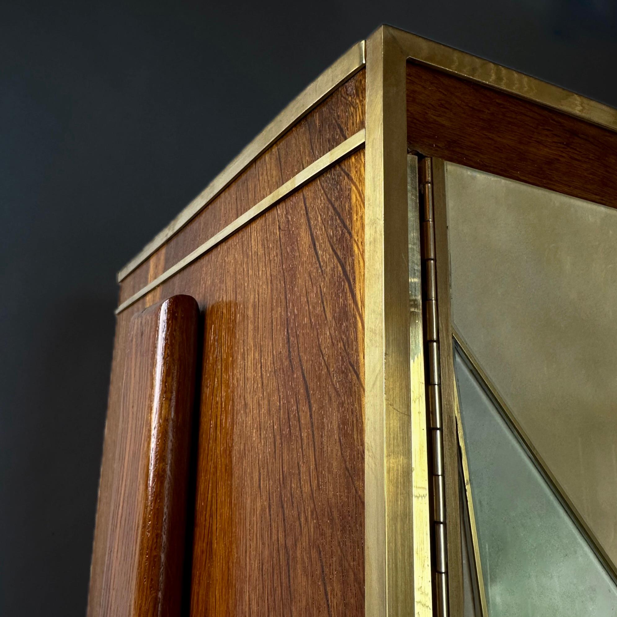 Mid-Century Modern Oak Oak Wood, Messing, Spiegel & Murano Art Glass Dry Bar Cabinet im Angebot 3
