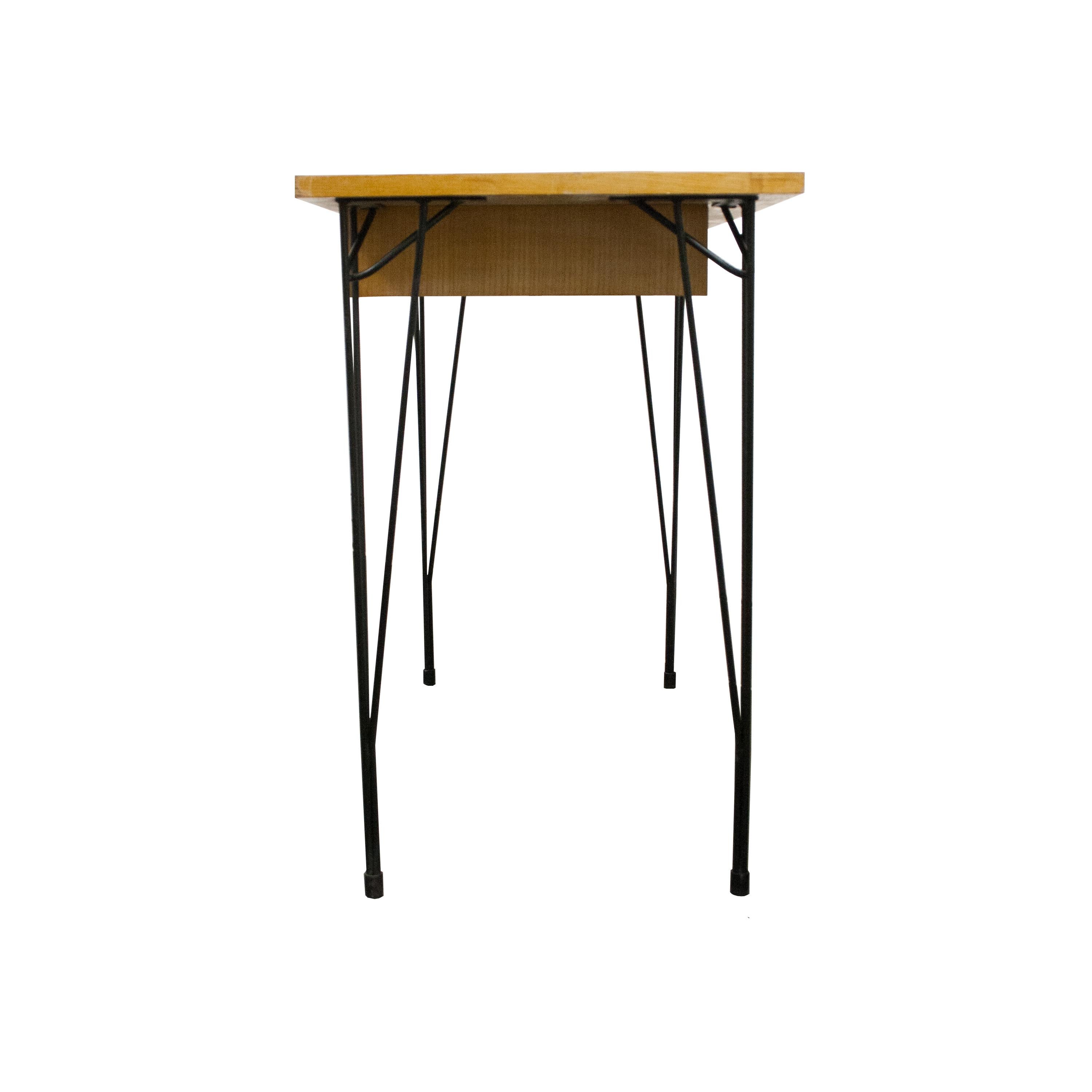 Mid-Century Modern Oak Wood Desk Eddited by ISA Bergamo, Italy, 1950 In Good Condition In Madrid, ES