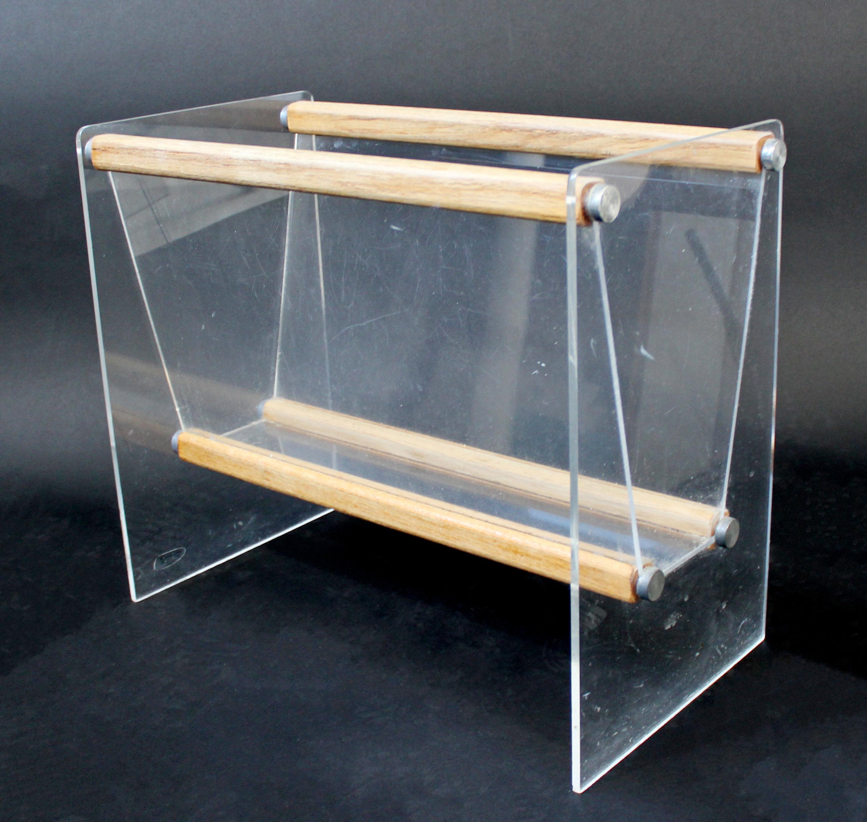 Late 20th Century Mid-Century Modern Oakwood and Lucite Magazine Rack by Braeside Studios, 1970s