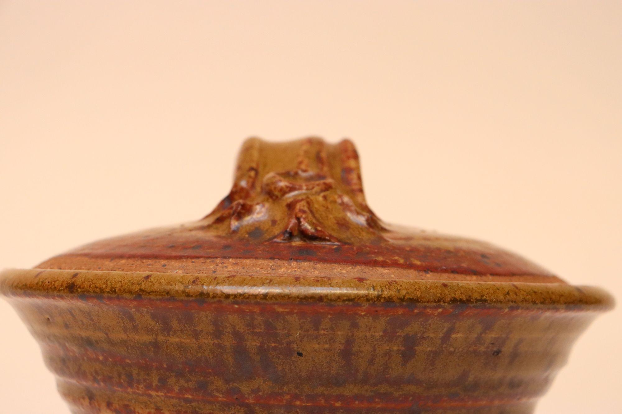 Ciotola in ceramica Studio Pottery moderna di metà secolo con coperchio di Deanna Nichols in vendita 4