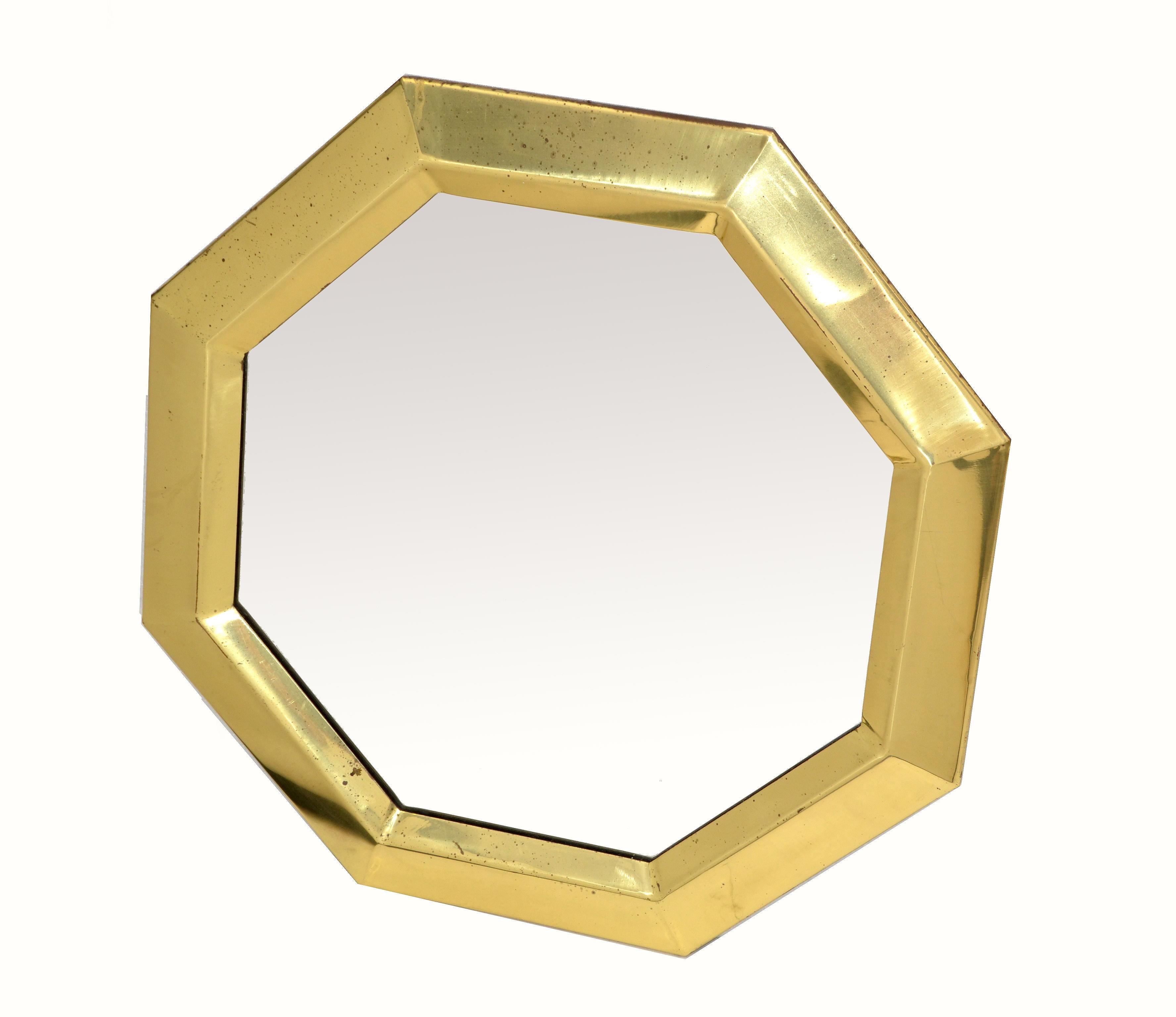 Mid-Century Modern Octagonal Brass Wall Mirror, Italy, 1970 In Good Condition In Miami, FL