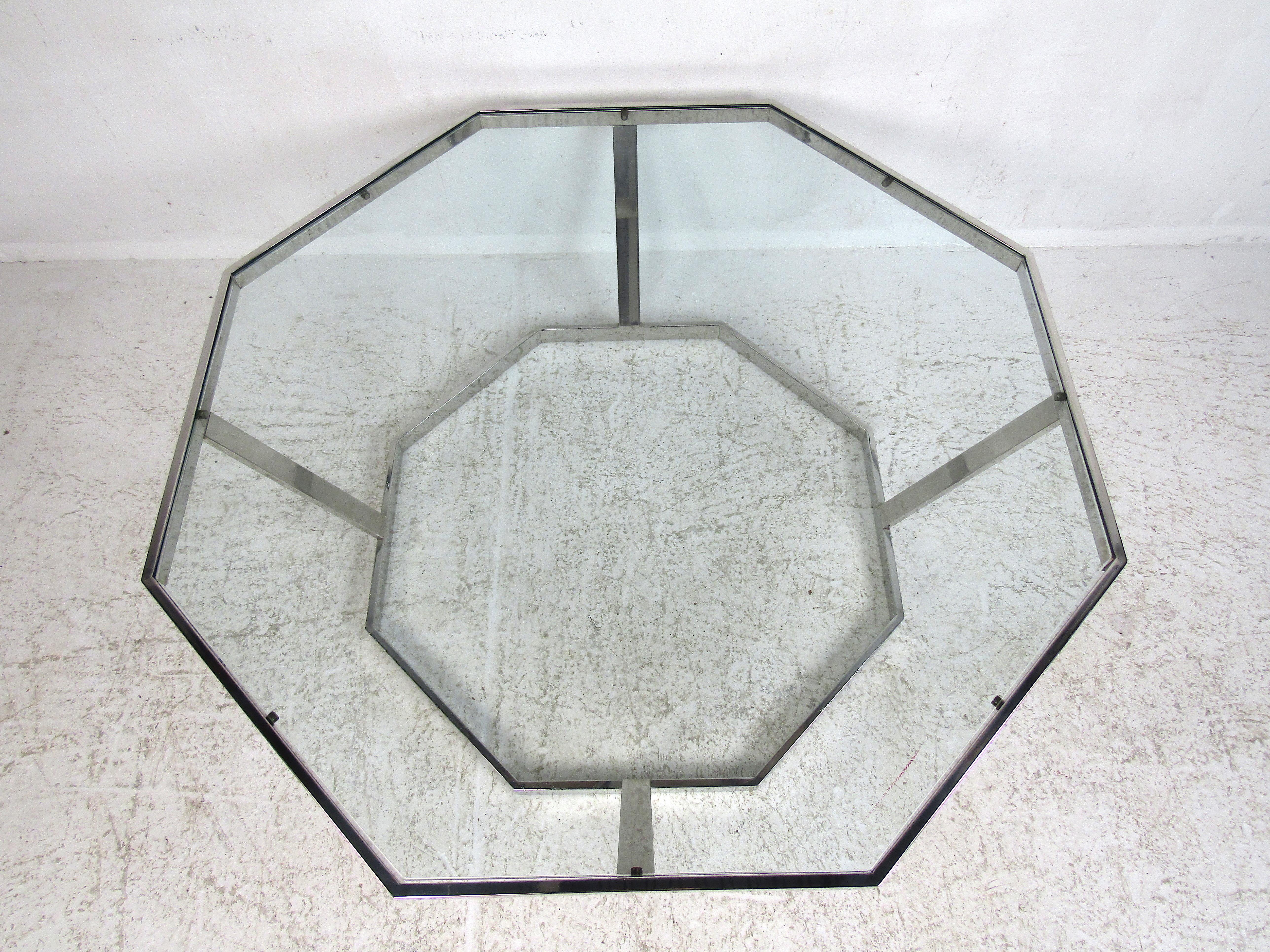 Mid-Century Modern Octagonal Chrome and Glass Coffee Table For Sale 1
