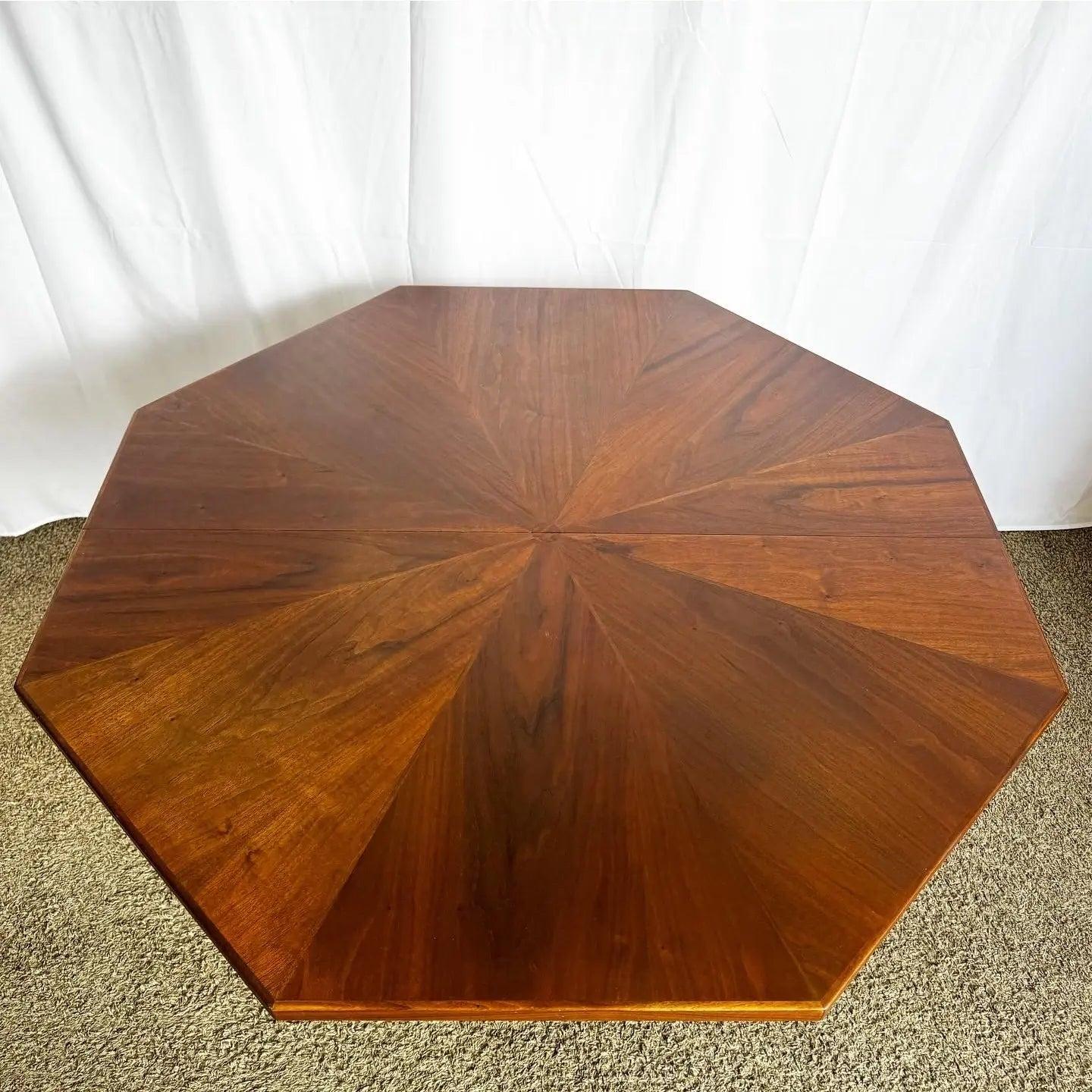 Mid Century Modern Octagonal Dining Table by Foster McDavid Inc - 3 Leaves In Good Condition In Delray Beach, FL