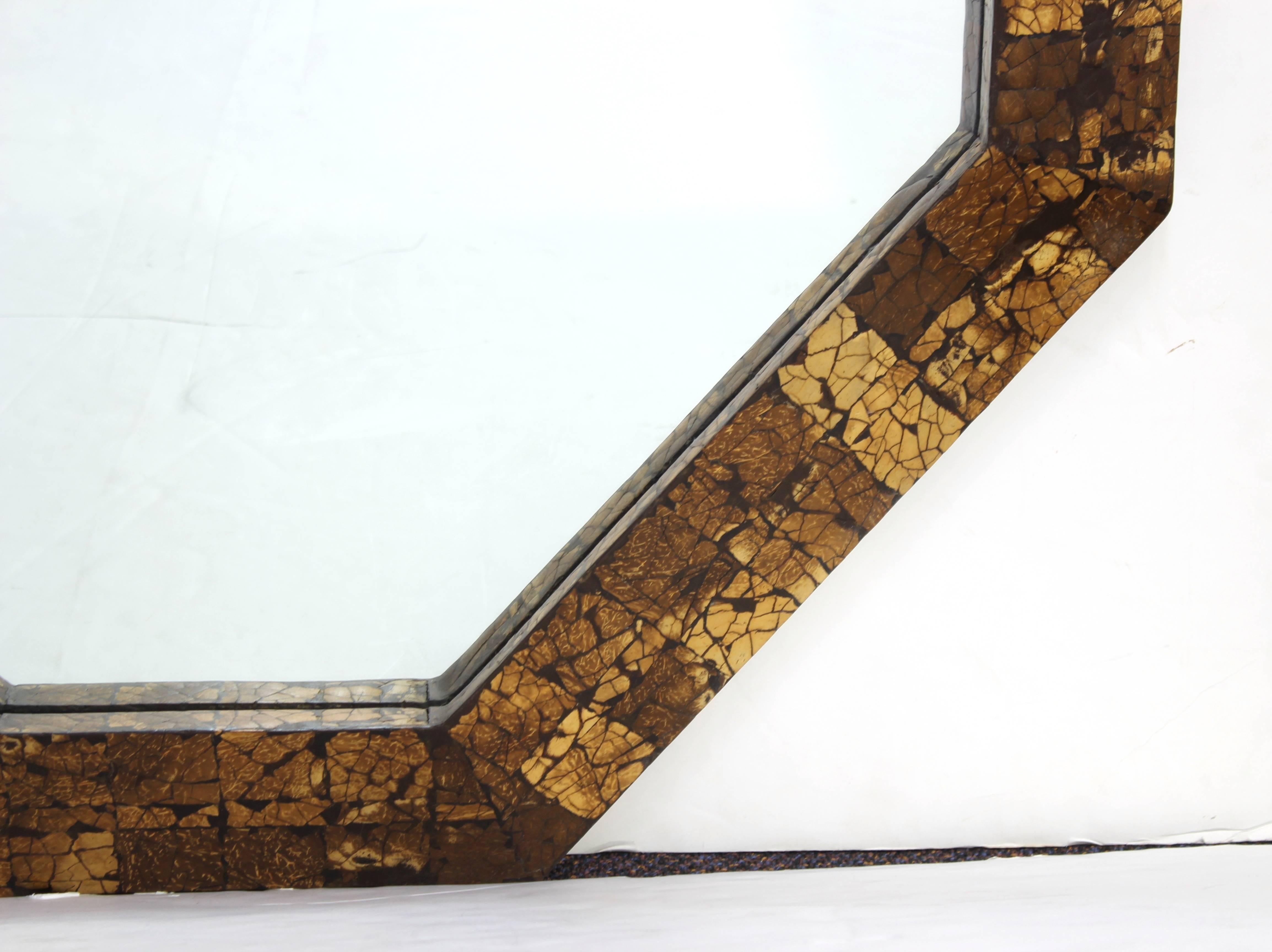 Mid-Century Modern Octagonal Wall Mirror with Tessellated Surface In Good Condition In New York, NY