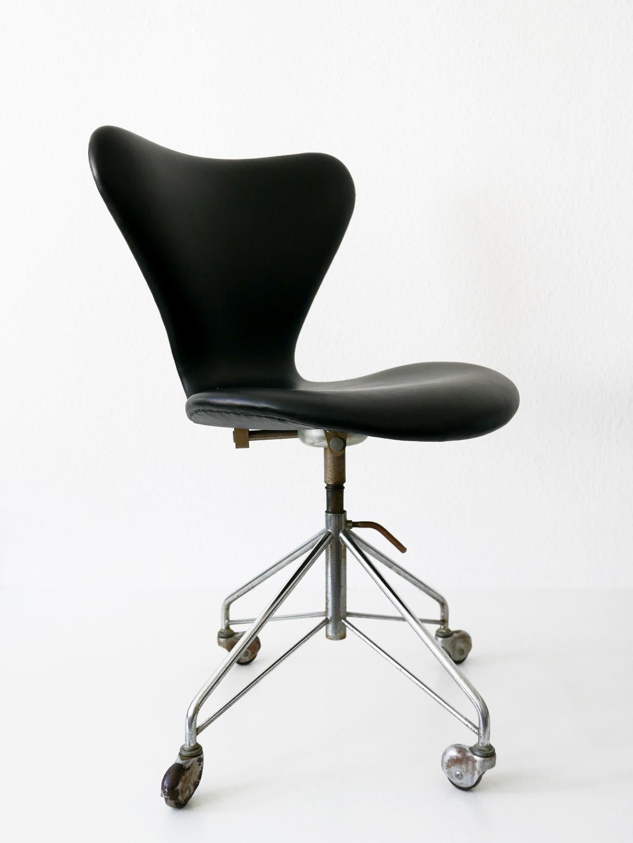 Danois Chaise de bureau moderne du milieu du siècle 3117 d'Arne Jacobsen pour Fritz Hansen, années 1960 en vente