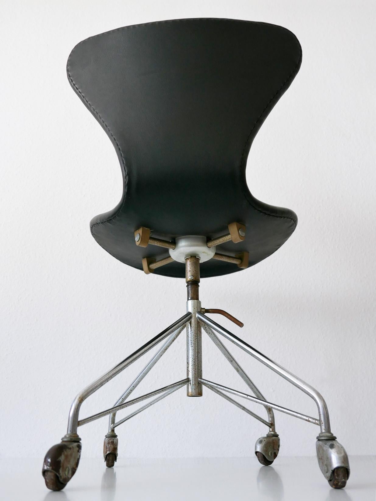 Sedia da ufficio moderna di metà secolo 3117 di Arne Jacobsen per Fritz Hansen, anni '60 in vendita 7
