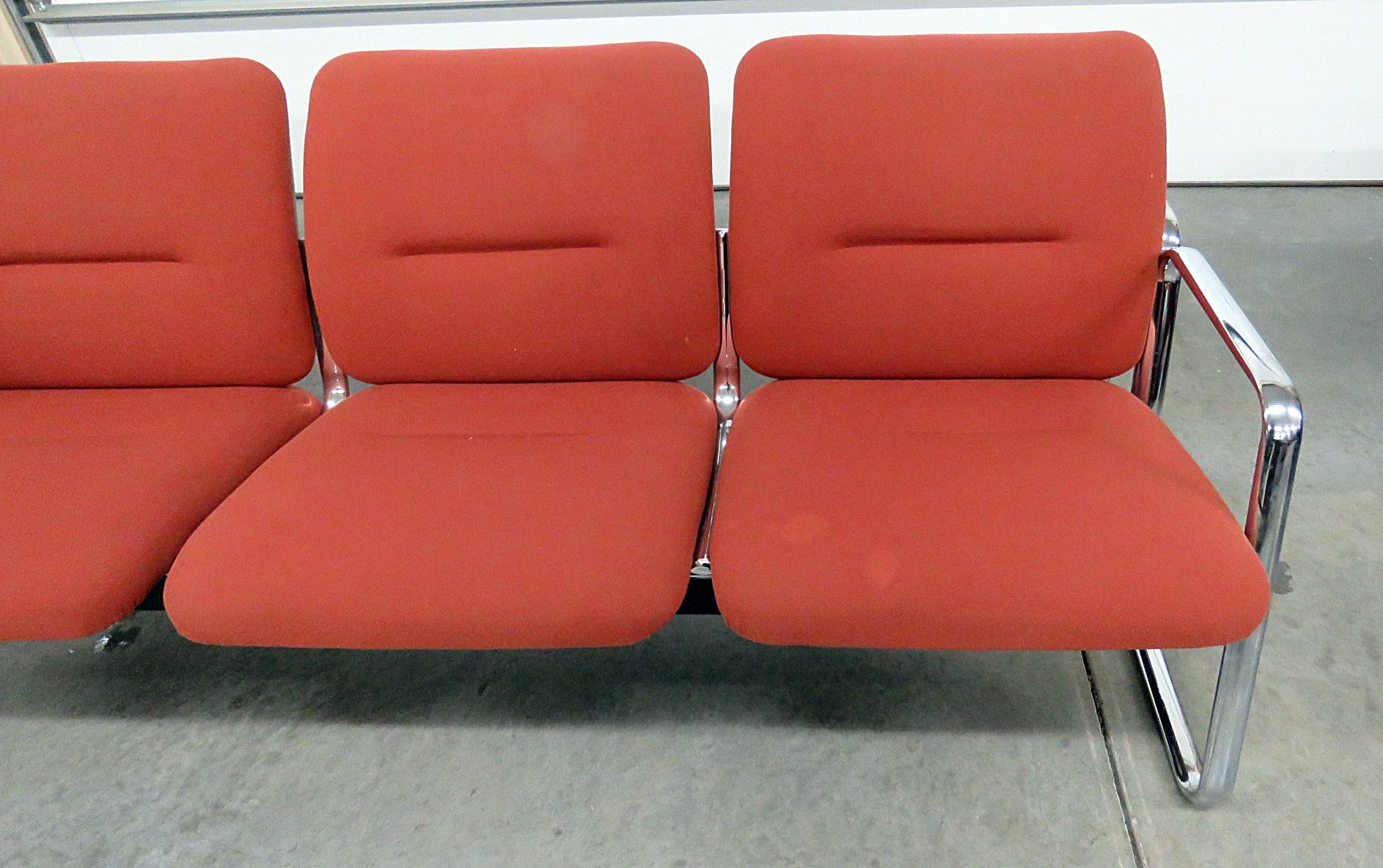 Mid-Century Modern Steelcase Canapé moderne du milieu du siècle