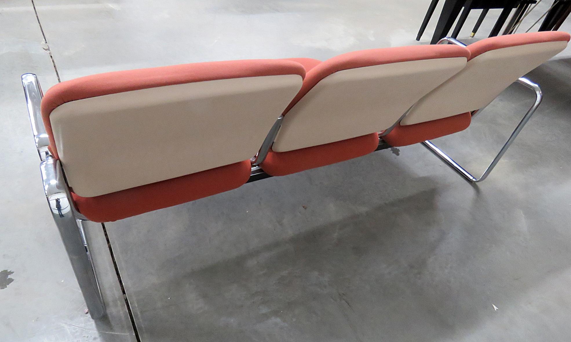 20ième siècle Steelcase Canapé moderne du milieu du siècle