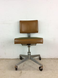 Mid Century Modern Office Chair with Wheeled Swivel Base