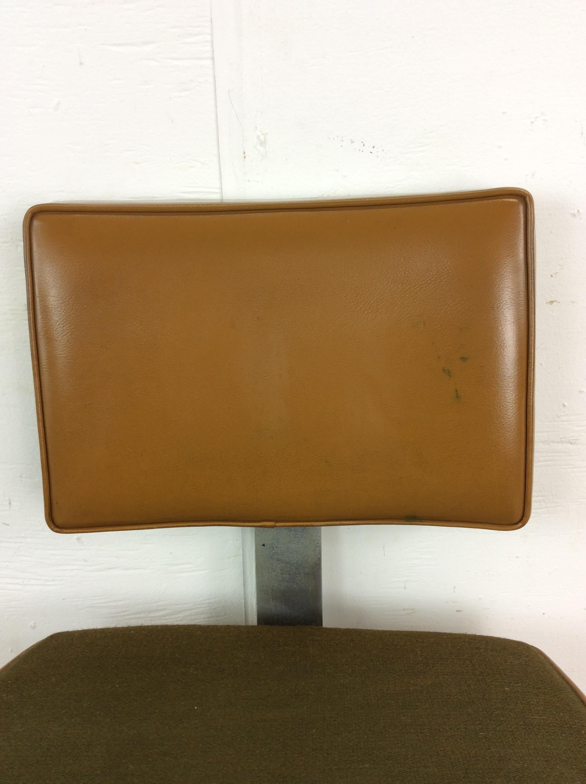 20th Century Mid Century Modern Office Chair with Wheeled Swivel Base For Sale