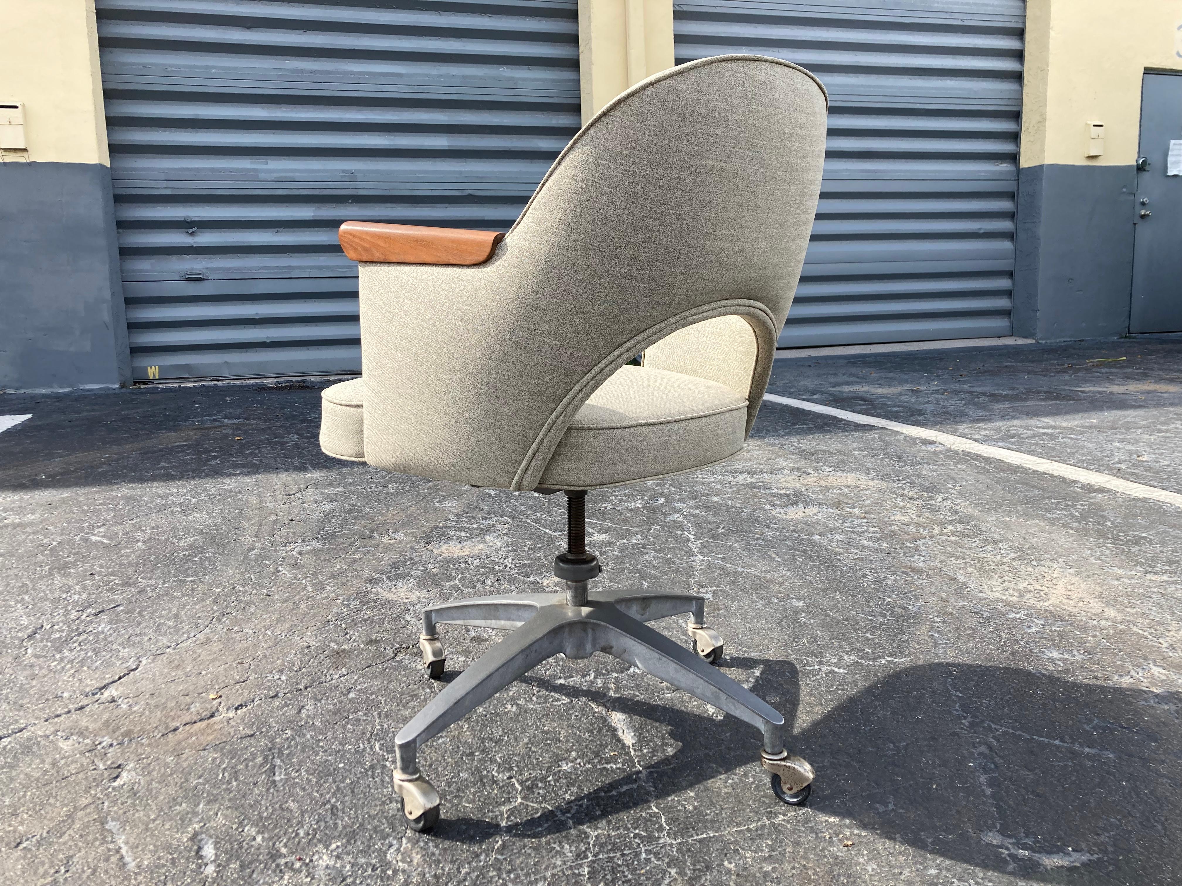 Mid Century Modern Office Desk Chair, Walnut, Seng Chicago Base 7