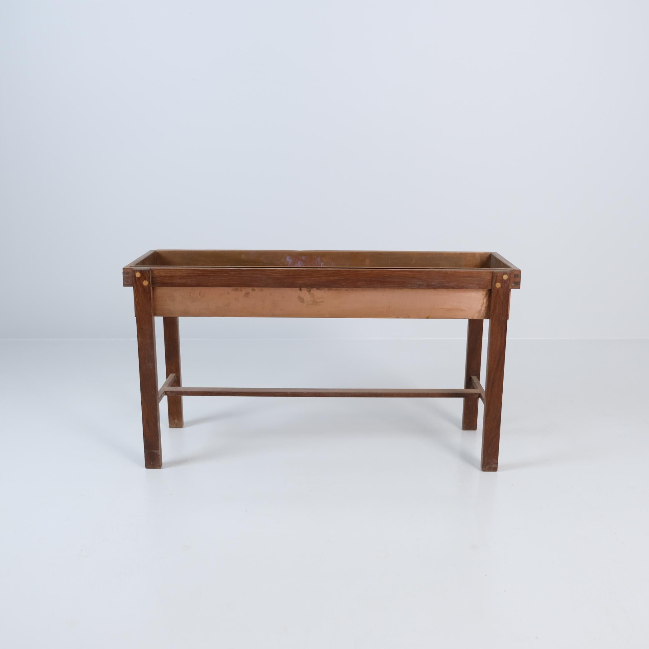 Moderner Oiva Parviainen Mekka-Blumentisch aus der Mitte des Jahrhunderts, Kupfer und Teakholz, 1960er Jahre im Angebot 2