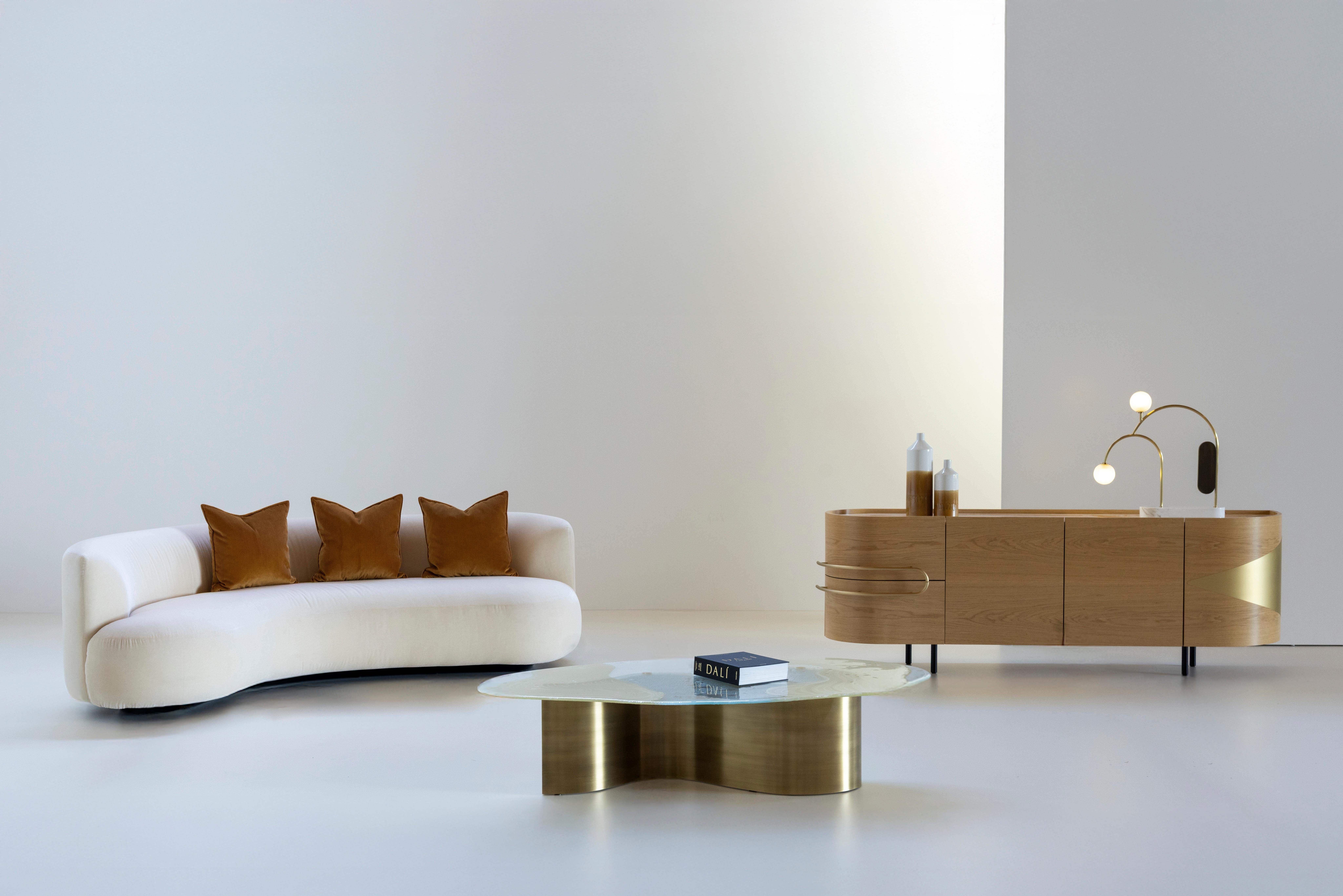 Aparador Olival moderno de mediados de siglo, roble, ónice, latón, hecho a mano por Greenapple en venta 9