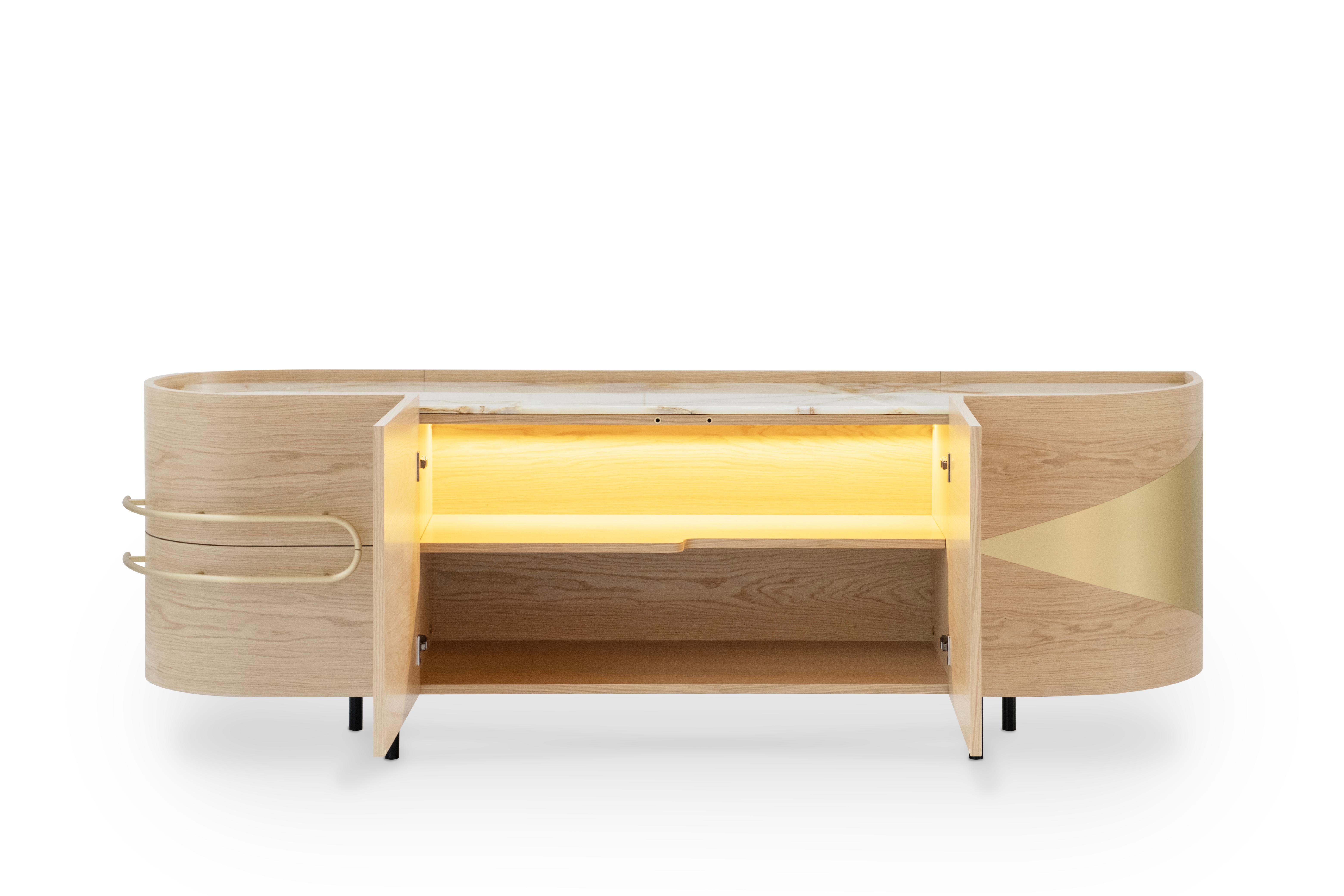 Spazzolato Credenza Olival moderna di metà secolo, Oak, Onice, Ottone, fatta a mano da Greenapple in vendita