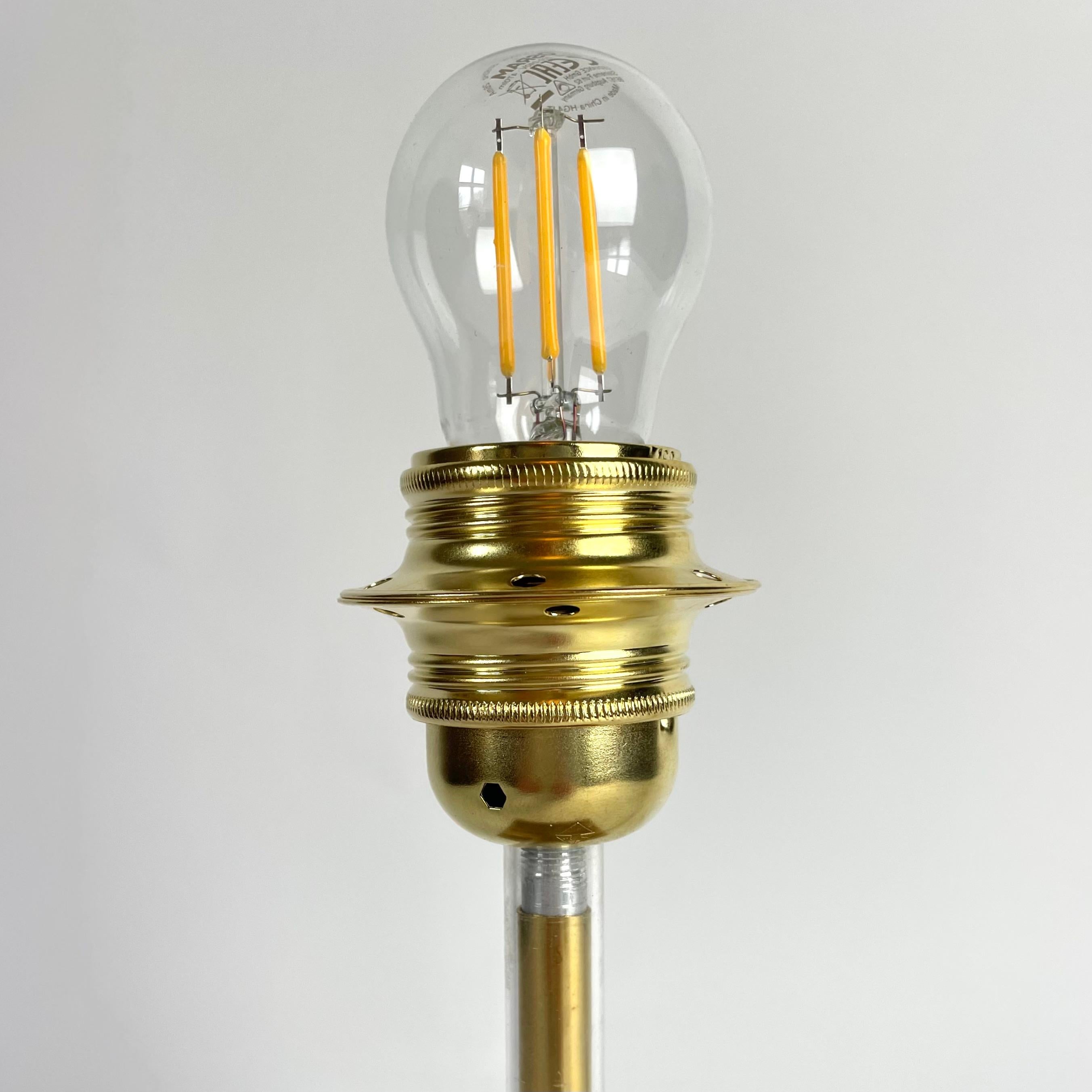 Milieu du XXe siècle Lampe de table en onyx et laiton The Modernity - années 1960 en vente