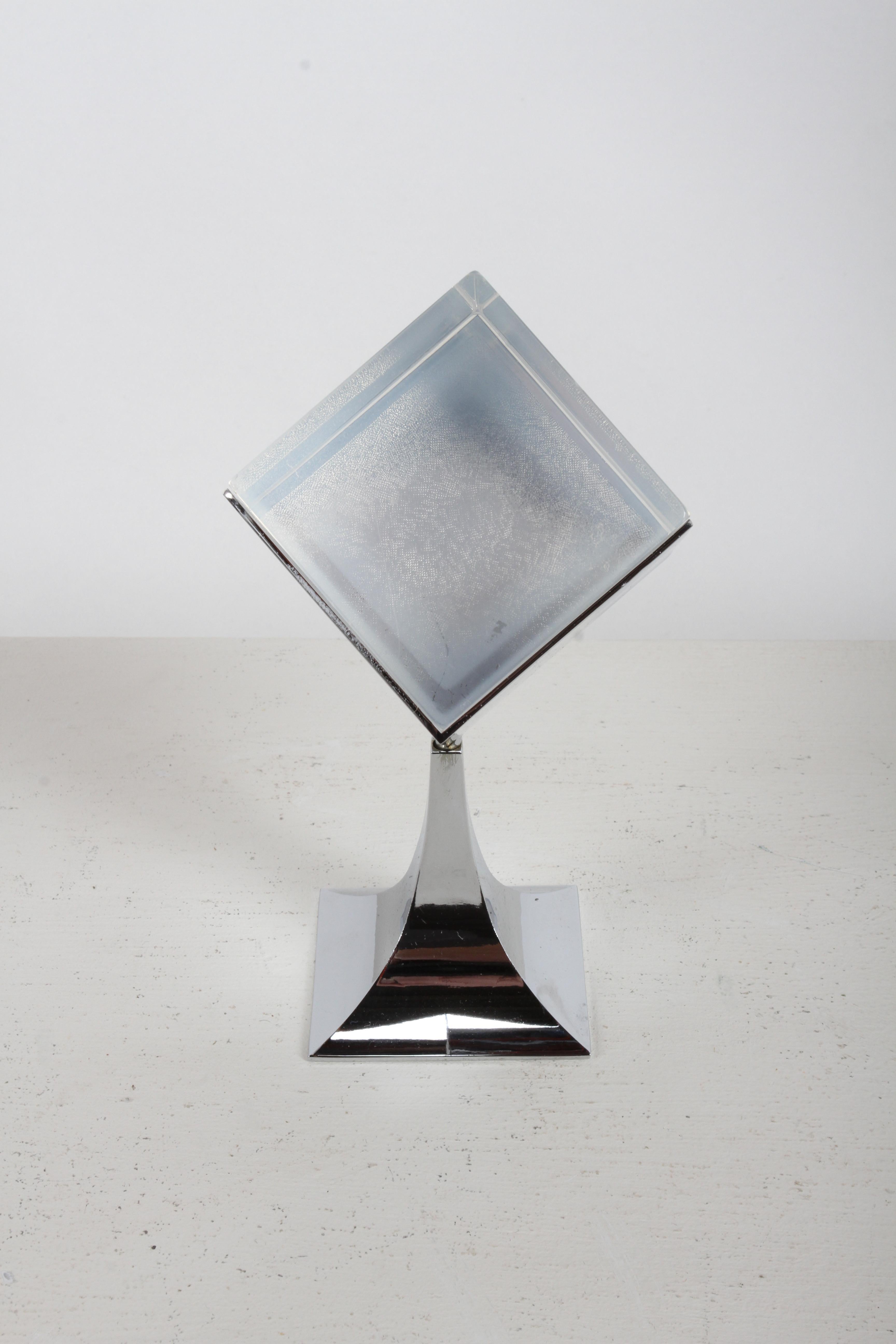 American 1960s MCM MOD OP-Art Chrome Base & Lucite Spinning Photo Prism Cube Sculpture For Sale