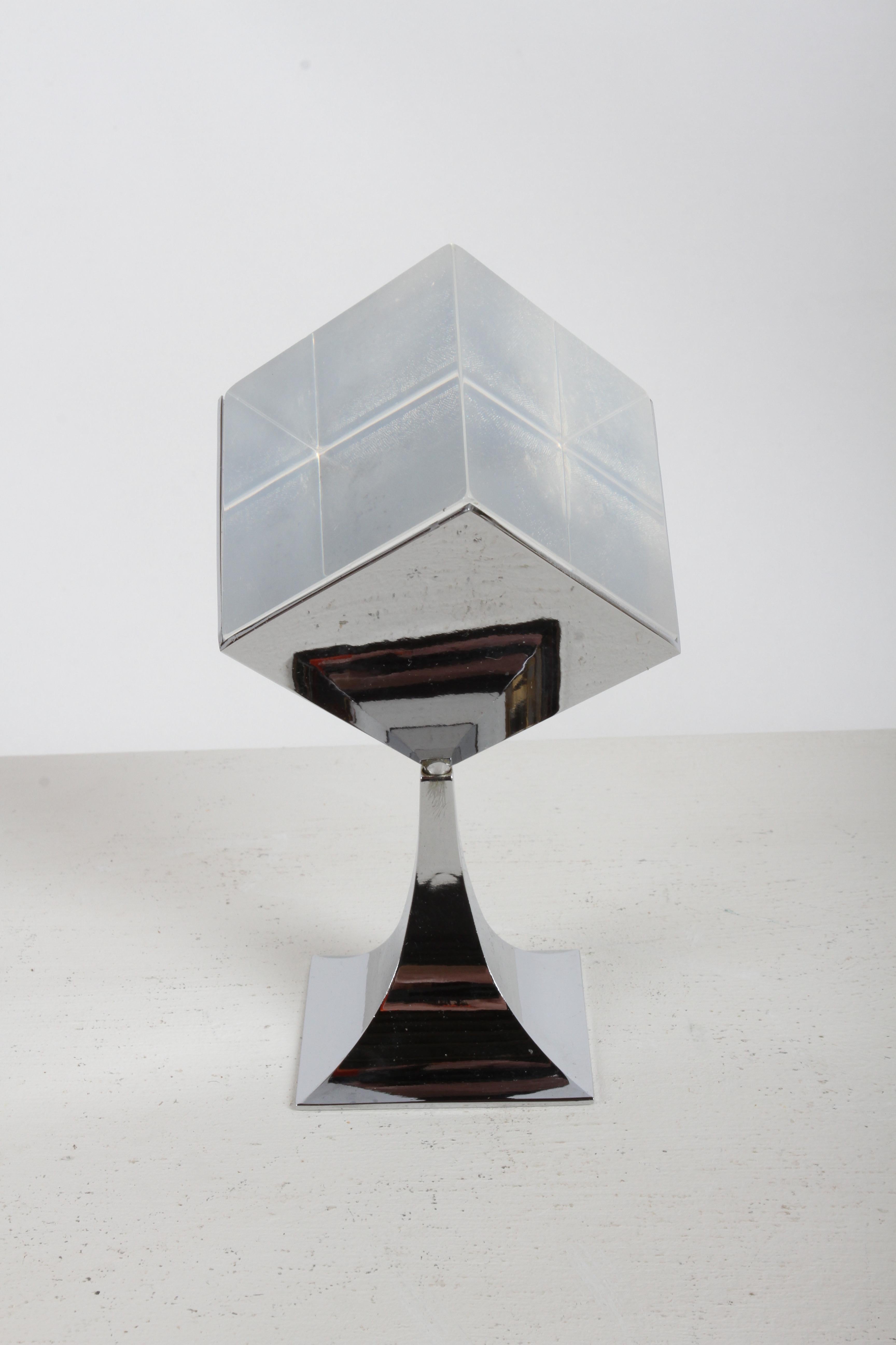 1960s MCM MOD OP-Art Chrome Base & Lucite Spinning Photo Prism Cube Sculpture For Sale 3