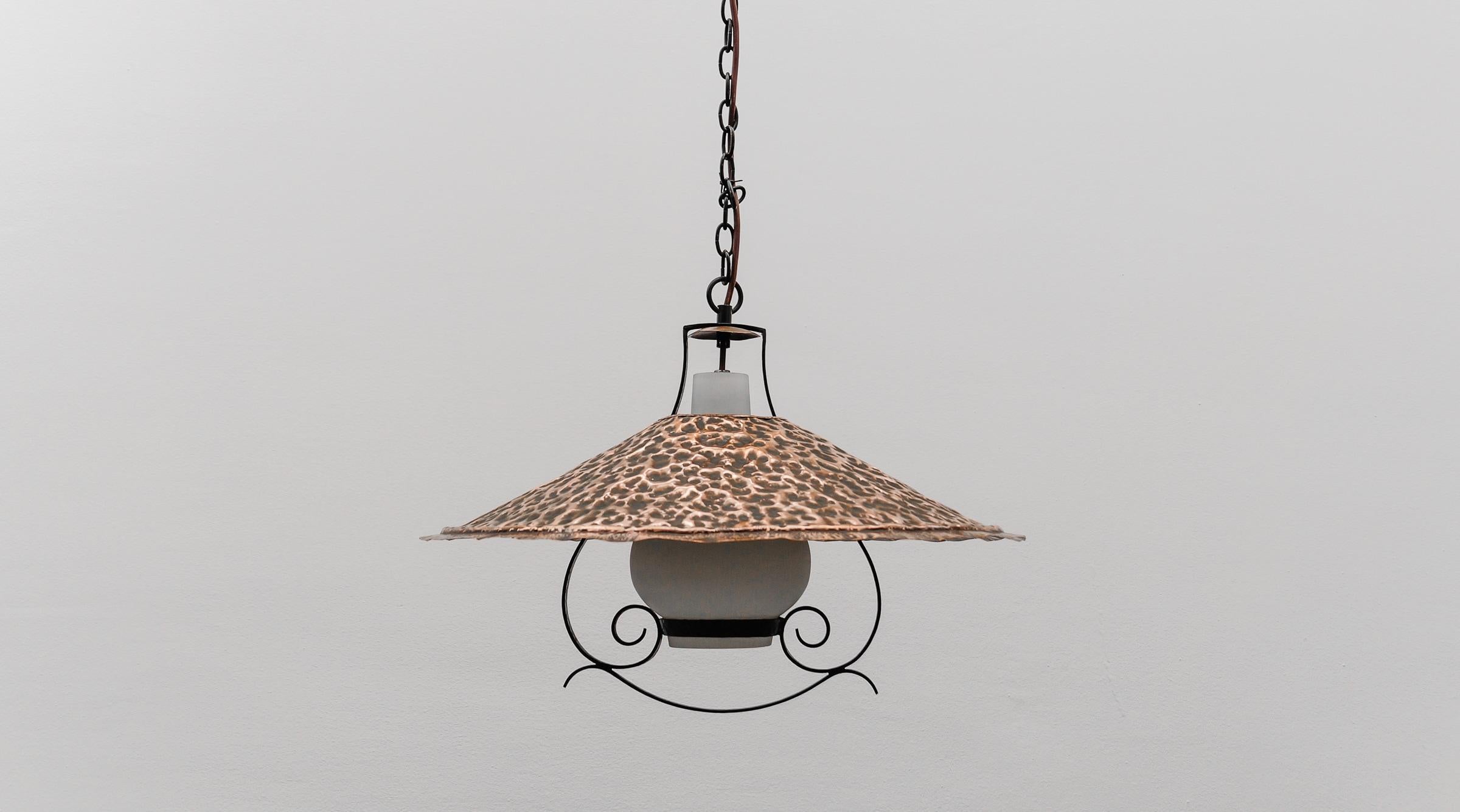 Completamente funzionante.

La lampada necessita di 1x lampadina a vite E27 / E26 Edison, è cablata, funzionante e funziona sia a 110 che a 230 volt.

Le lampadine non sono incluse.

È possibile installare questo apparecchio in tutti i paesi (Stati