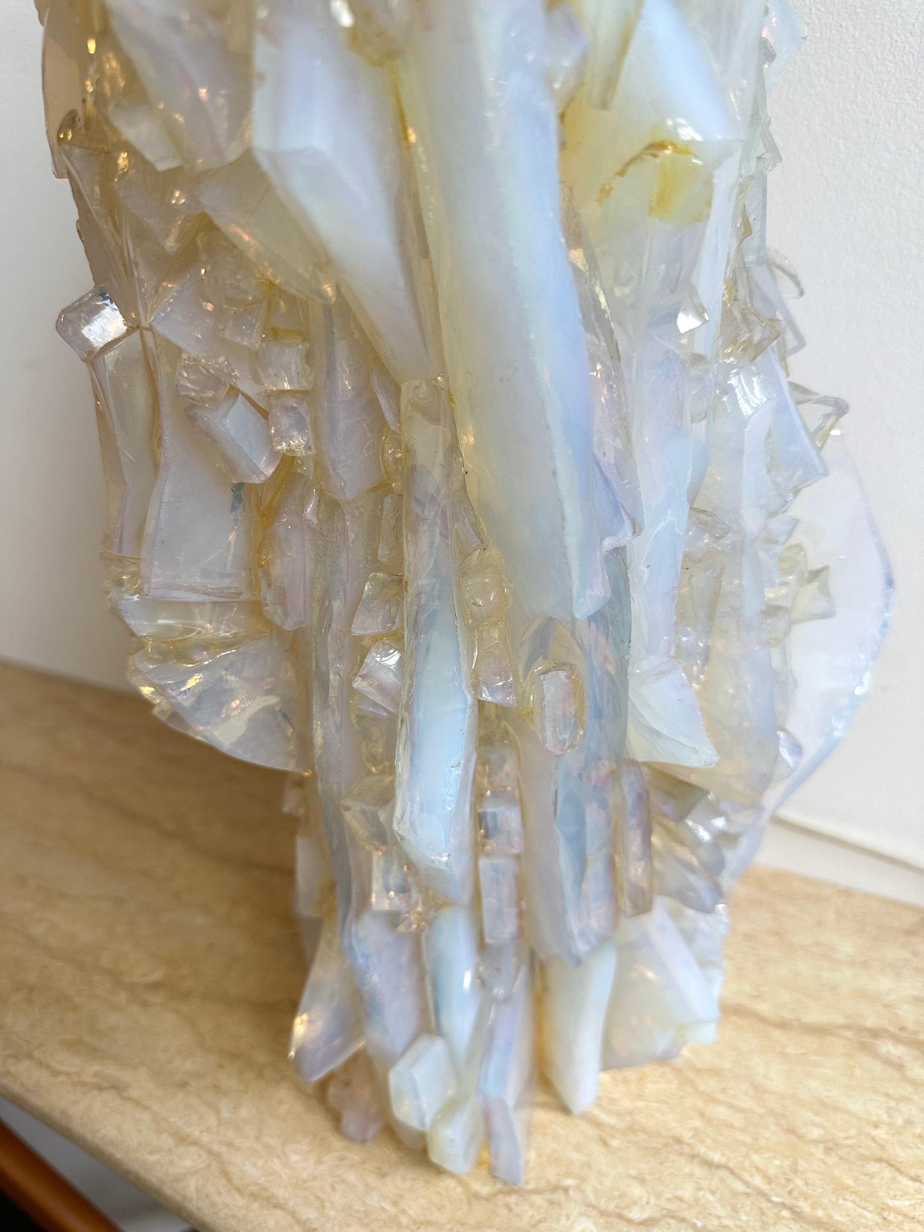 Mid-Century Modern Opalescent Glass Abstract Sculpture Lamp. Italy, 1970s For Sale 4