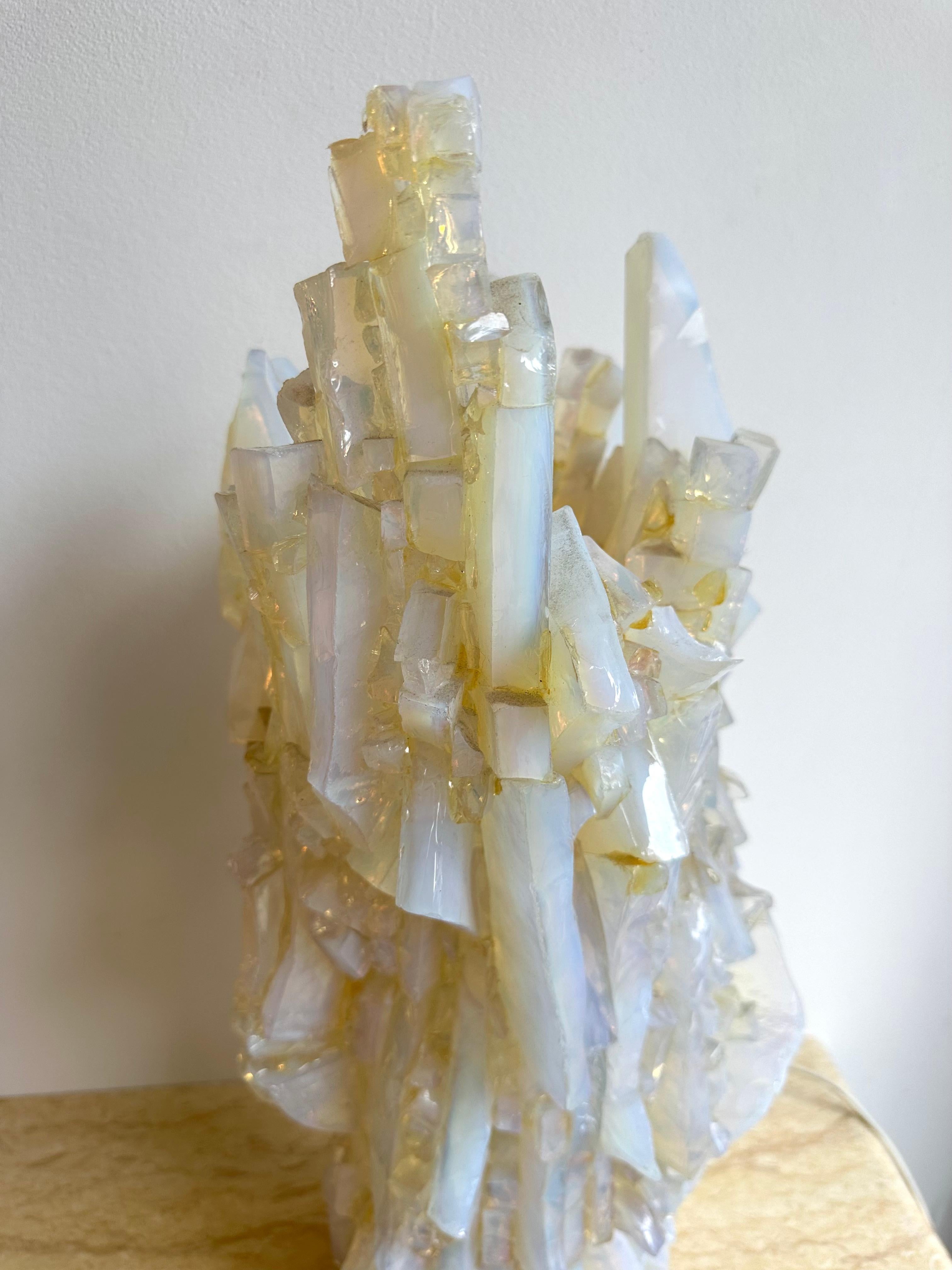 Mid-Century Modern Opalescent Glass Abstract Sculpture Lamp. Italy, 1970s For Sale 6