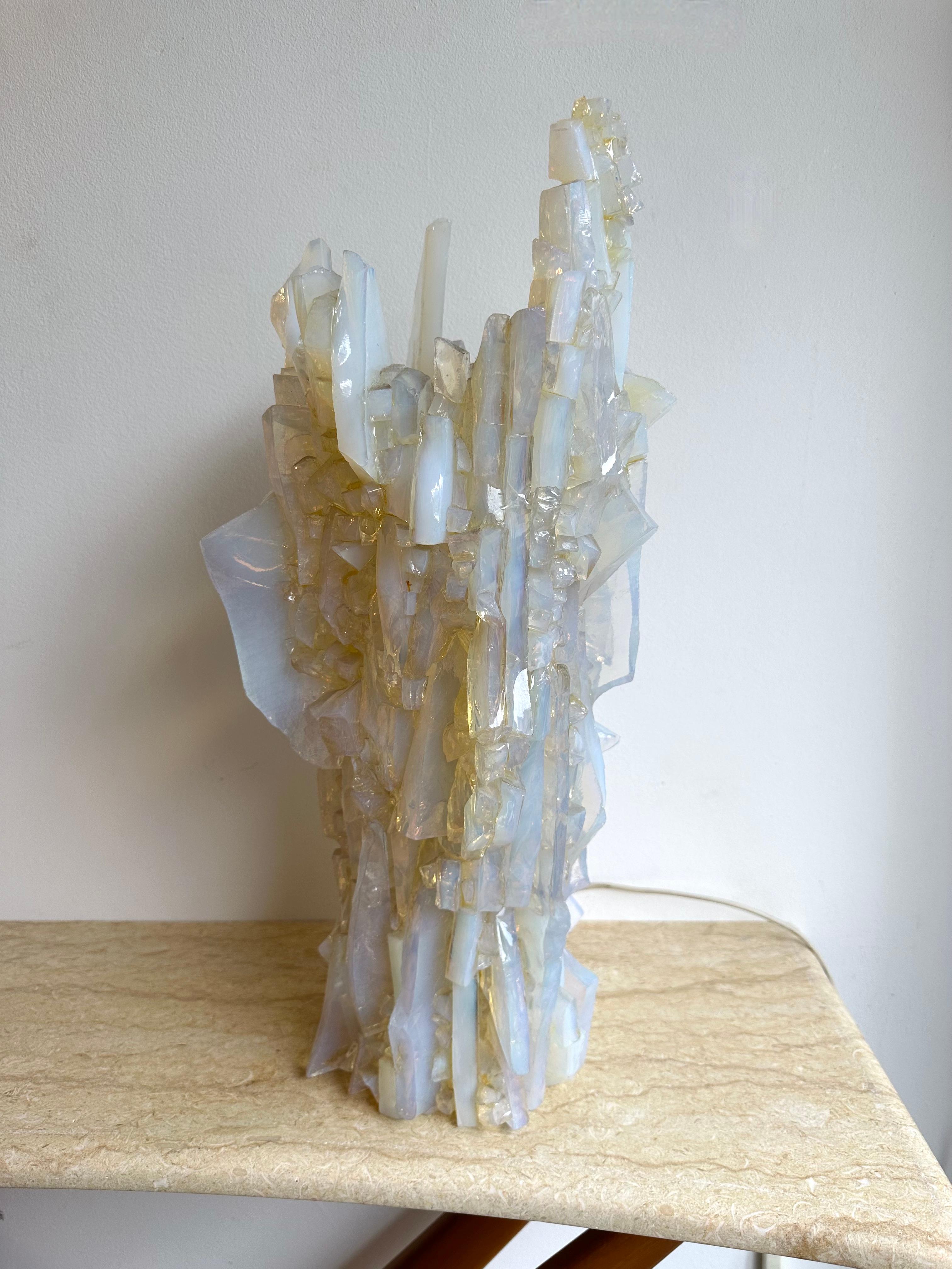 Mid-Century Modern Opalescent Glass Abstract Sculpture Lamp. Italy, 1970s For Sale 3