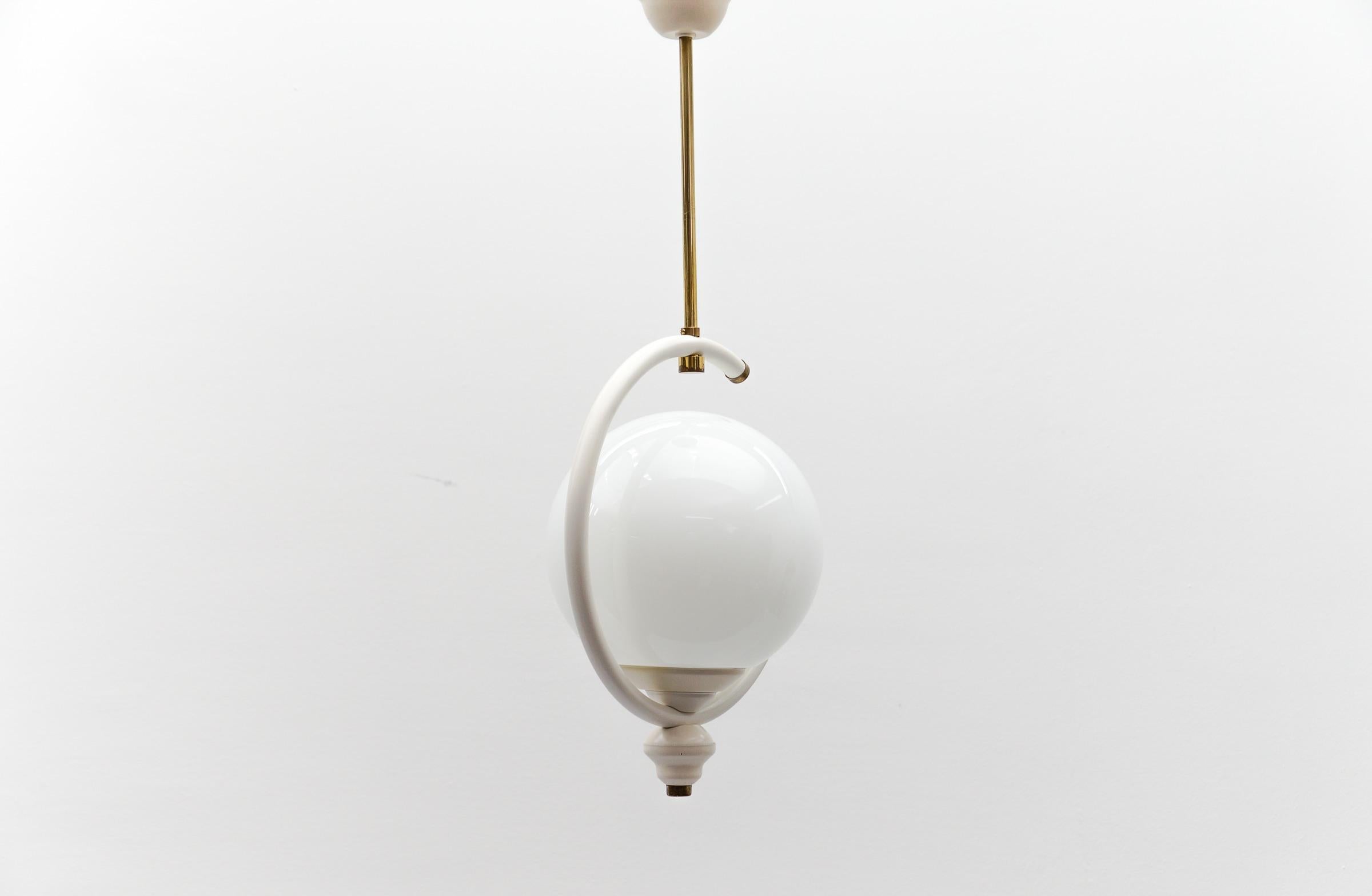 Metà XX secolo Lampada da soffitto in vetro opalino moderna di metà secolo, 1960 Italia in vendita