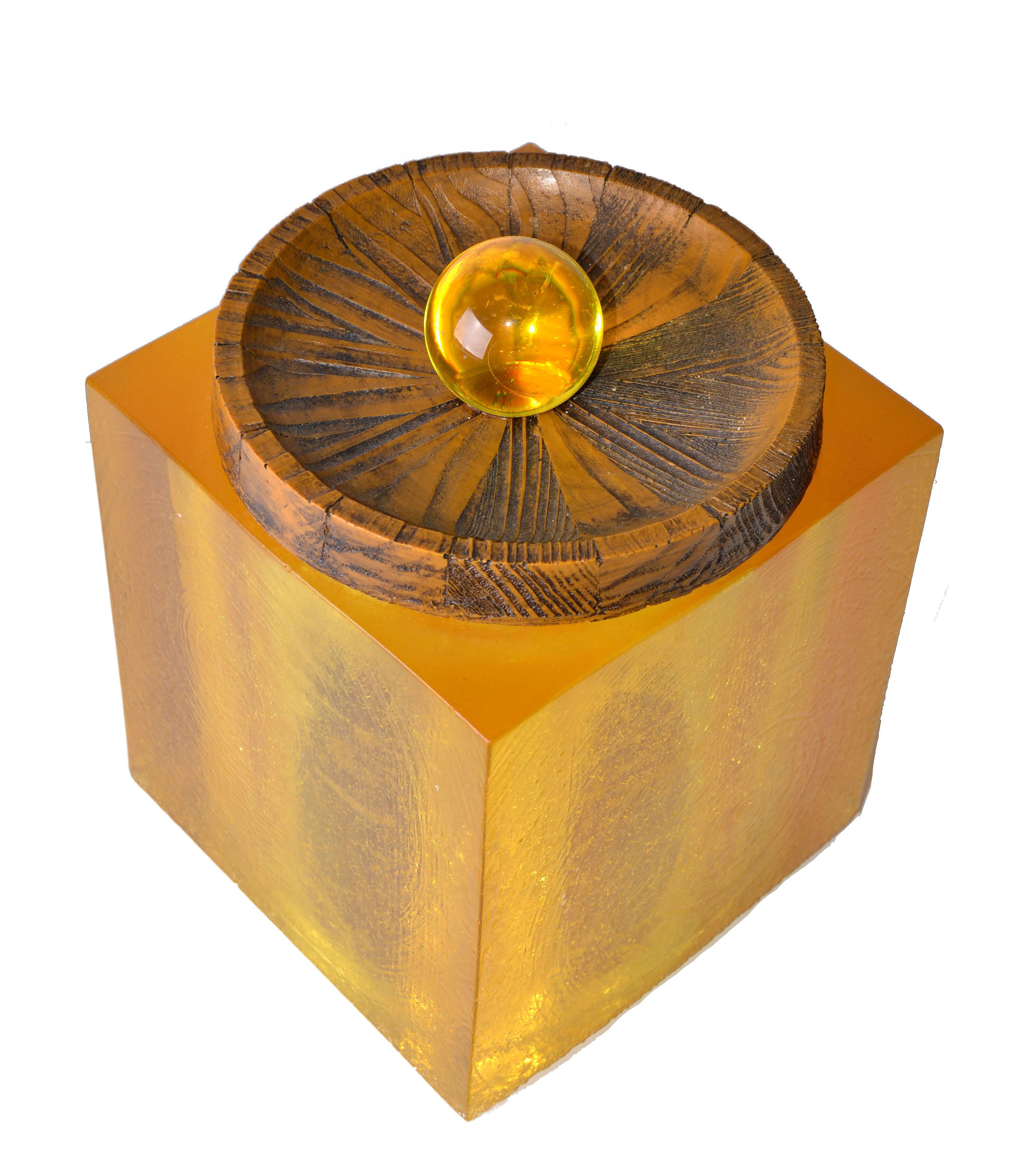 Mid-Century Modern Amber Color Acrylic Cork and Wood Ice Bucket 4
