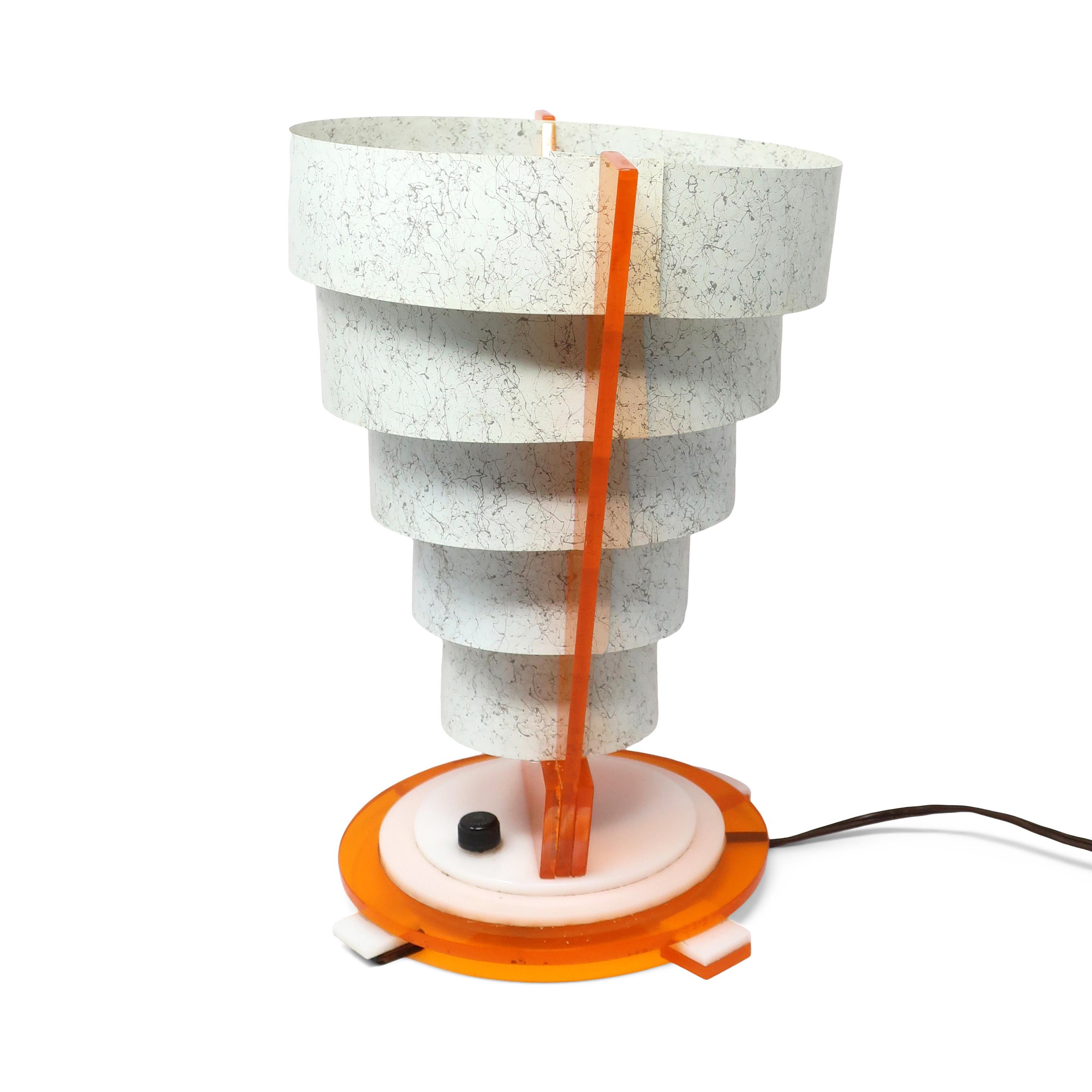 Mid Century Modern Orange and Gray Table Lamp In Good Condition In Brooklyn, NY