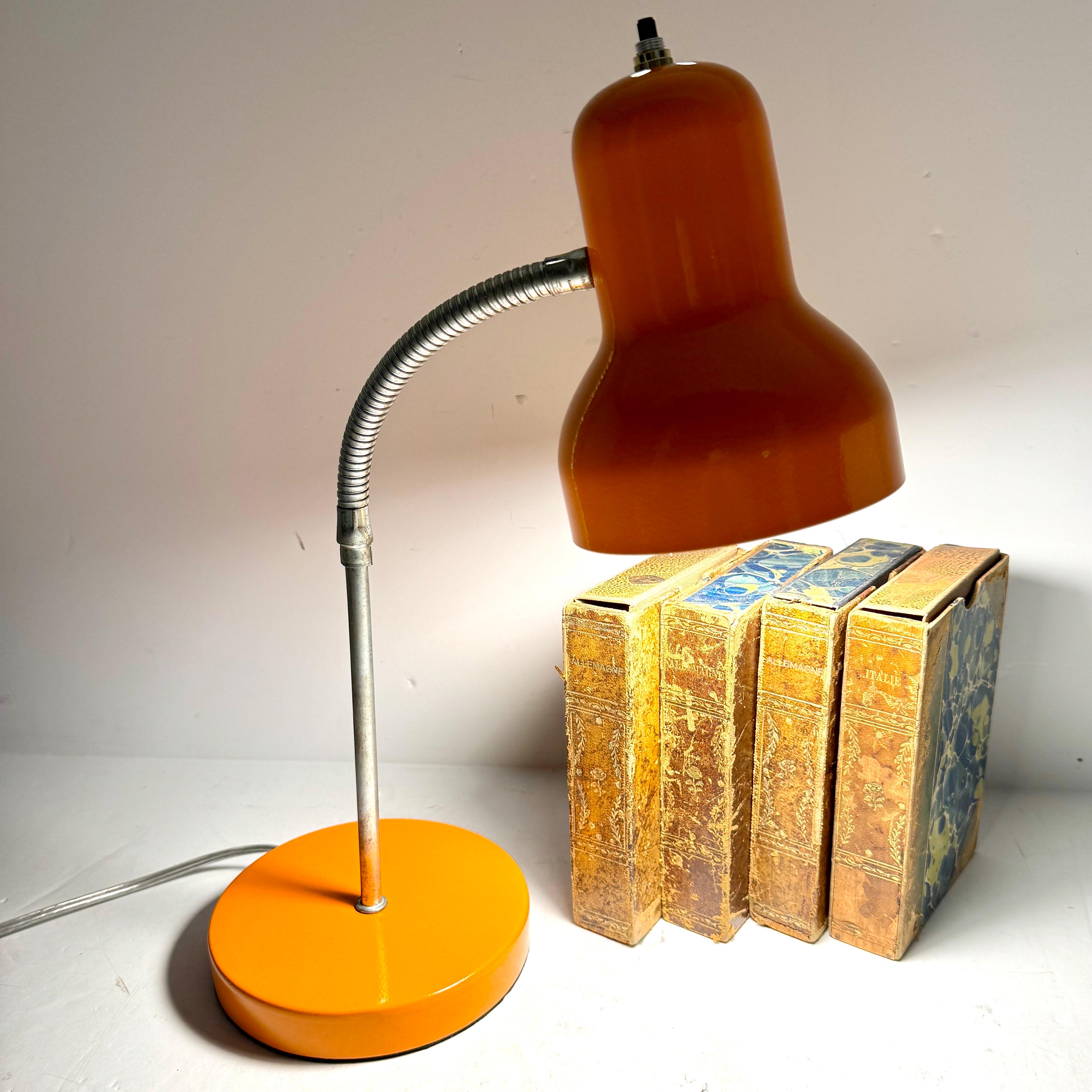 Mid-Century Modern Orange Cone Gooseneck Schreibtischlampe im Angebot 6