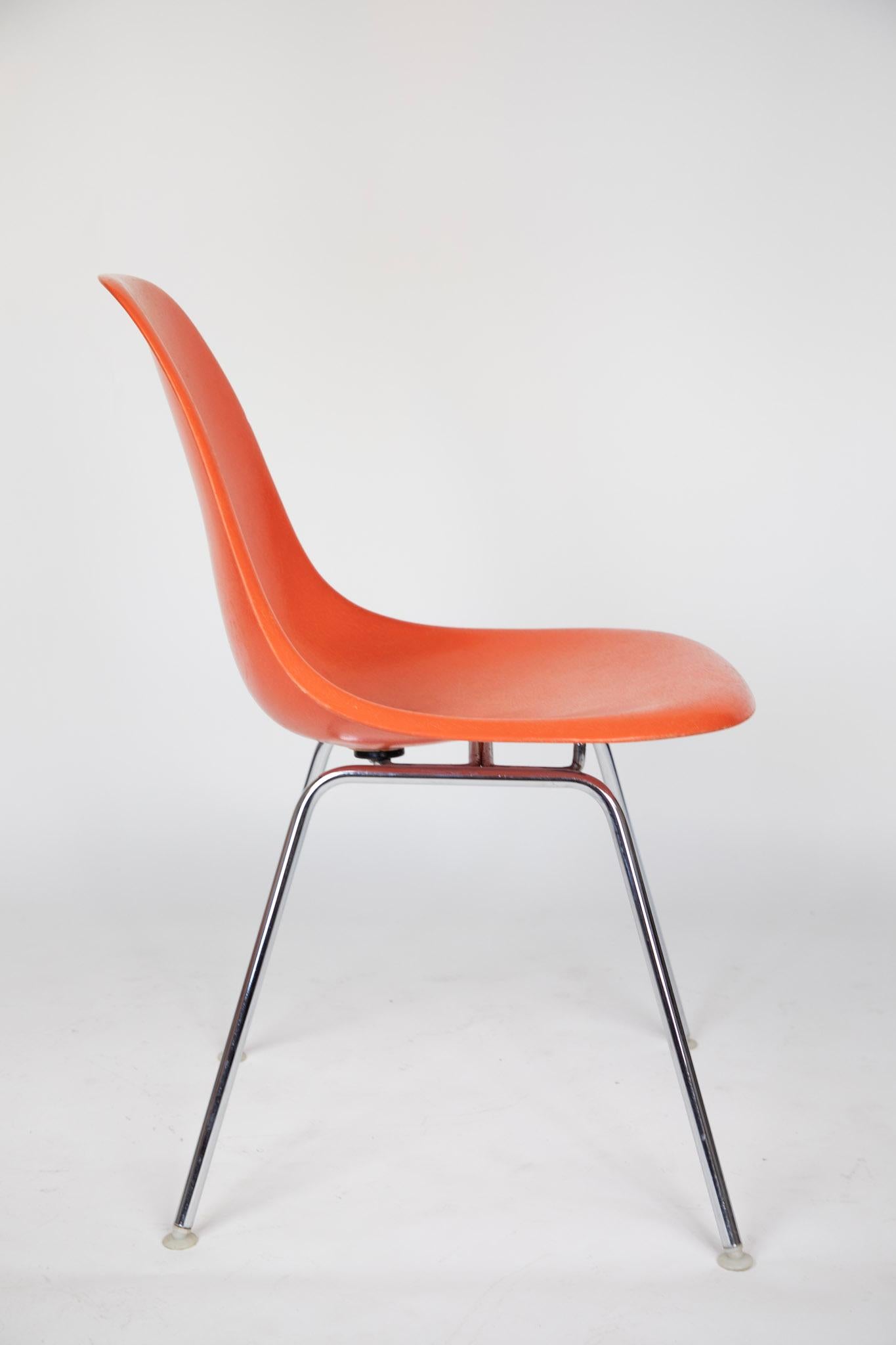 Mid-20th Century Mid Century Dining Chairs by Eames for Herman Miller, Fiberglass, USA, 1970s