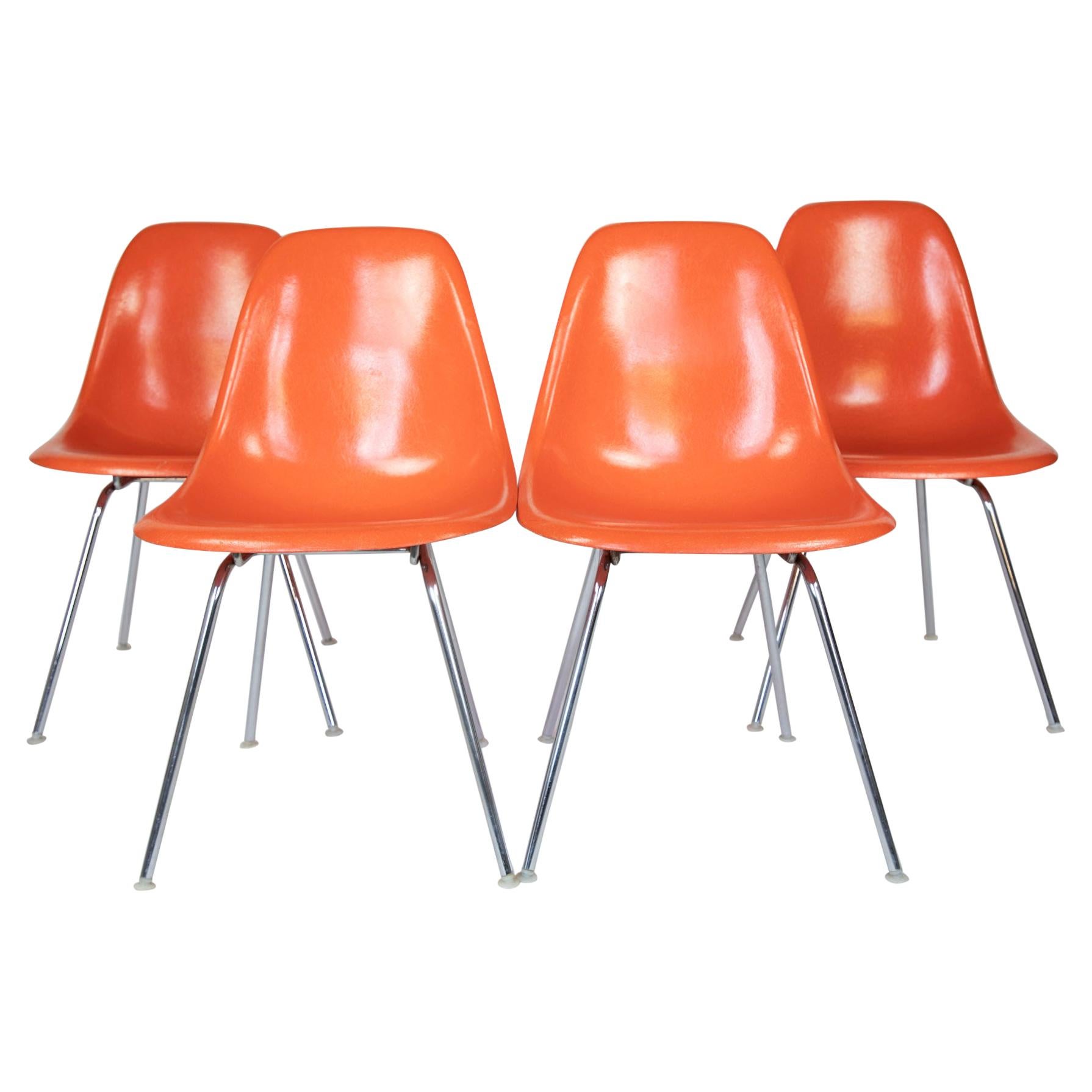 Mid Century Dining Chairs by Eames for Herman Miller, Fiberglass, USA, 1970s