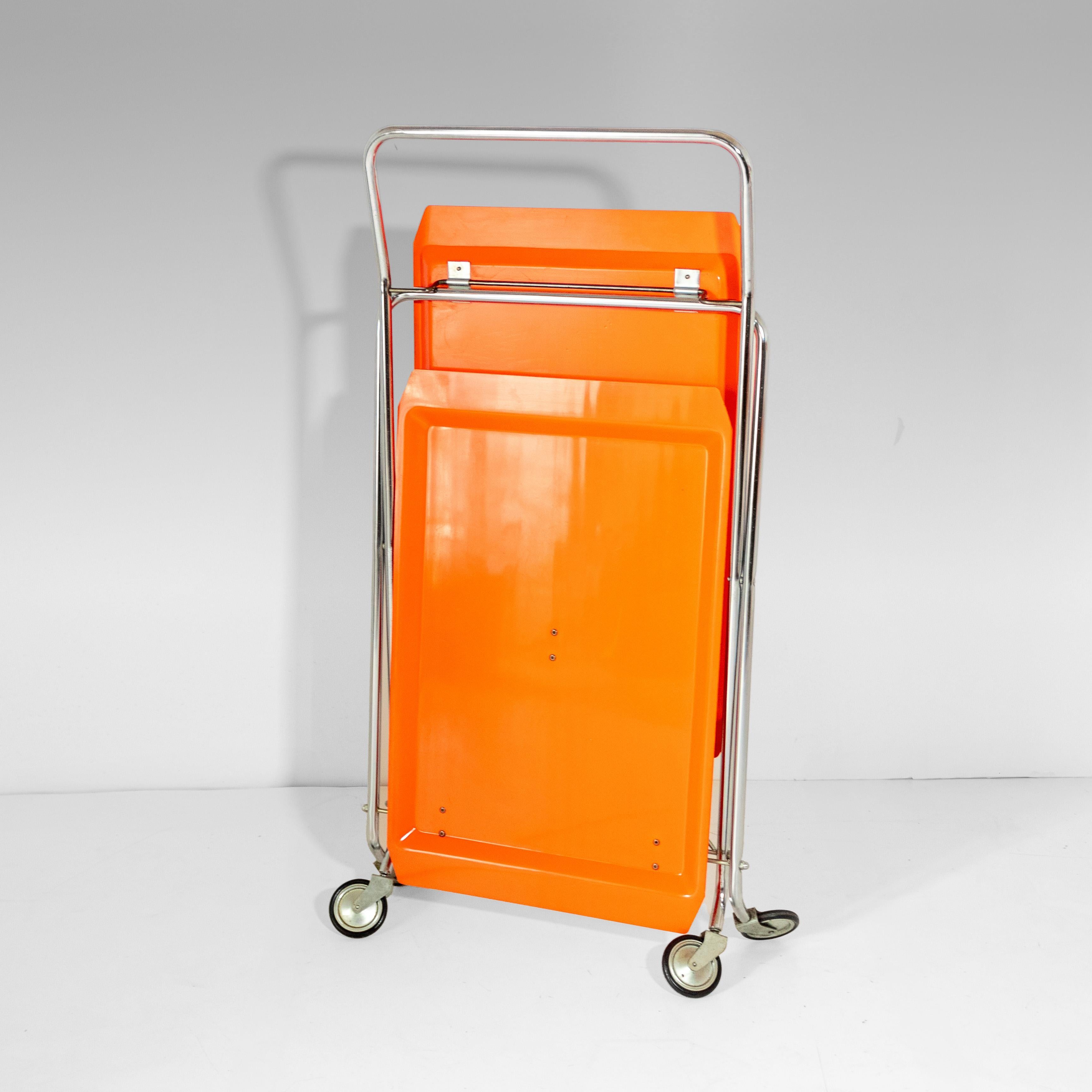 Orangefarbener klappbarer Barwagen im Stil von Kartell, Moderne der Mitte des Jahrhunderts, Italien 1970er Jahre im Angebot 1