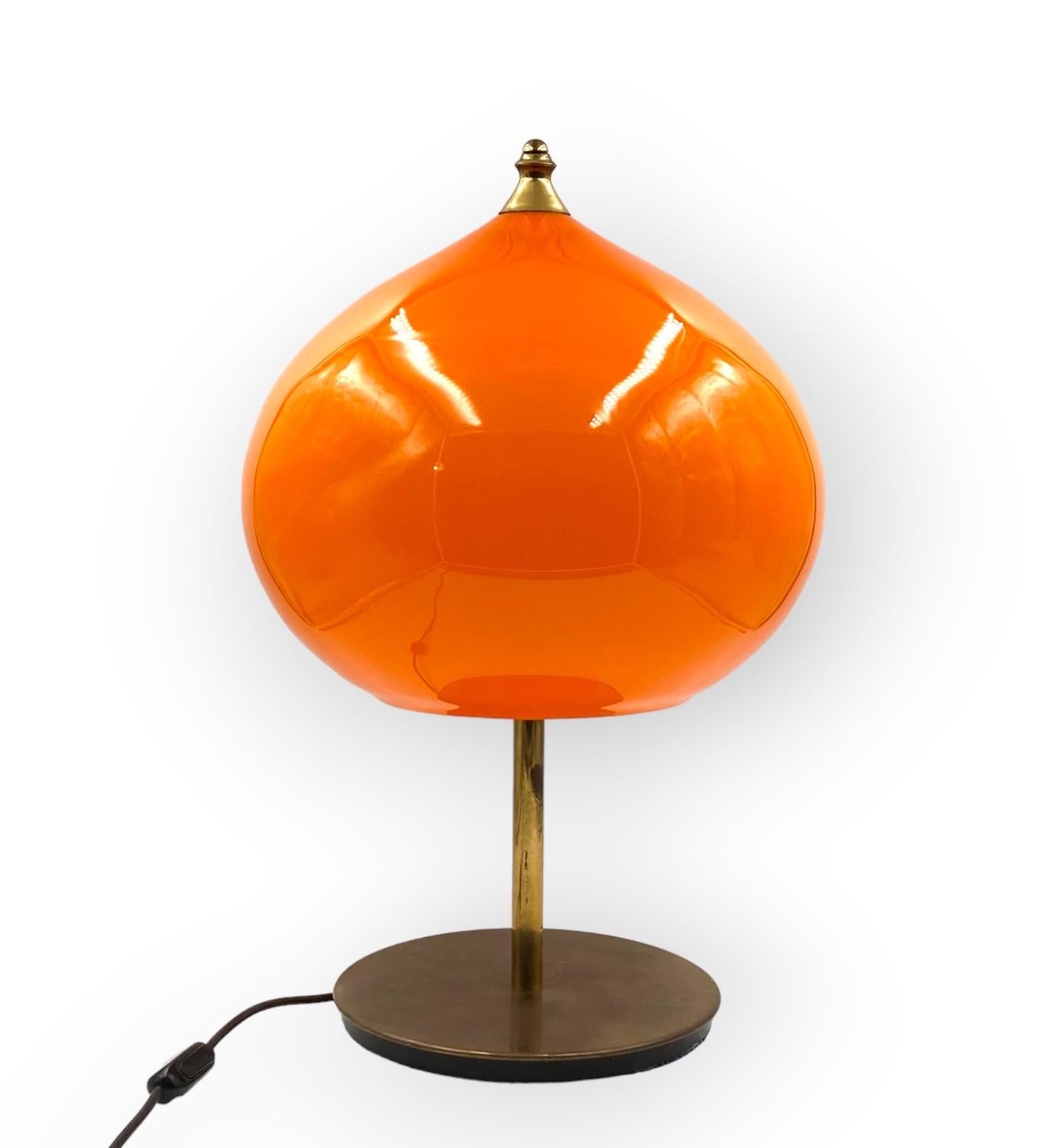 Mid-century modern orange glass table lamp, Vistosi Italy, 1960s For Sale 2
